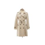 A BURBERRY 'KENSINGTON' TRENCH COAT