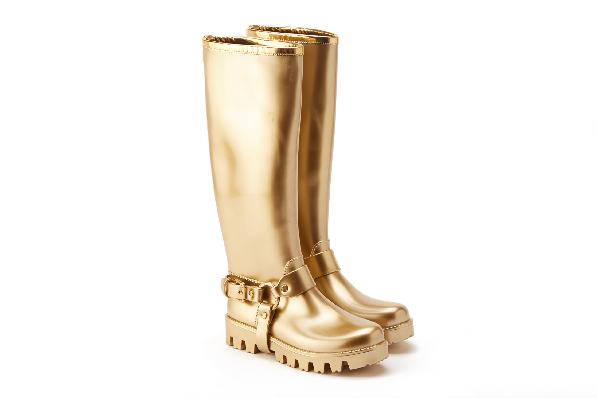 A PAIR OF DOLCE & GABBANA GOLD RUBBER RAIN BOOTS EU 39