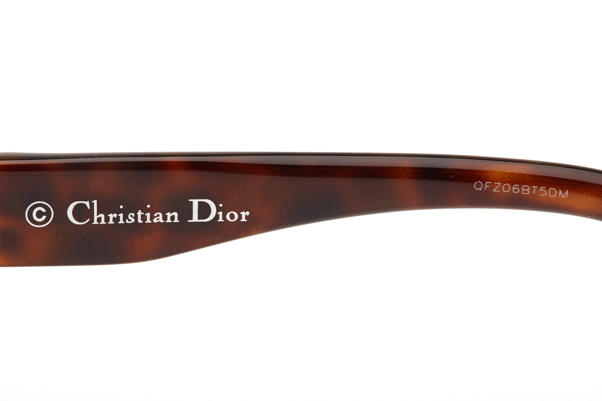 A PAIR OF CHRISTIAN DIOR TORTOISE SHELL READING GLASSES - Image 5 of 5