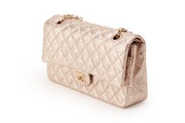 A CHANEL SILVER GOLD LEATHER MEDIUM DOUBLE FLAP