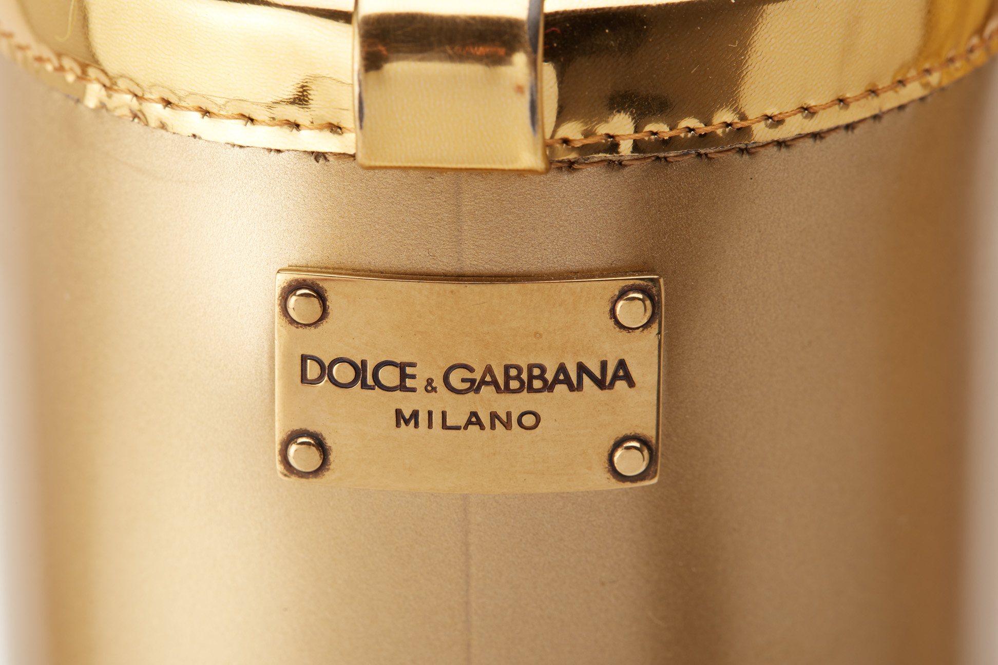 A PAIR OF DOLCE & GABBANA GOLD RUBBER RAIN BOOTS EU 39 - Image 4 of 4