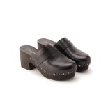 A PAIR OF CHANEL BLACK LEATHER STUDDED CLOGS EU 39