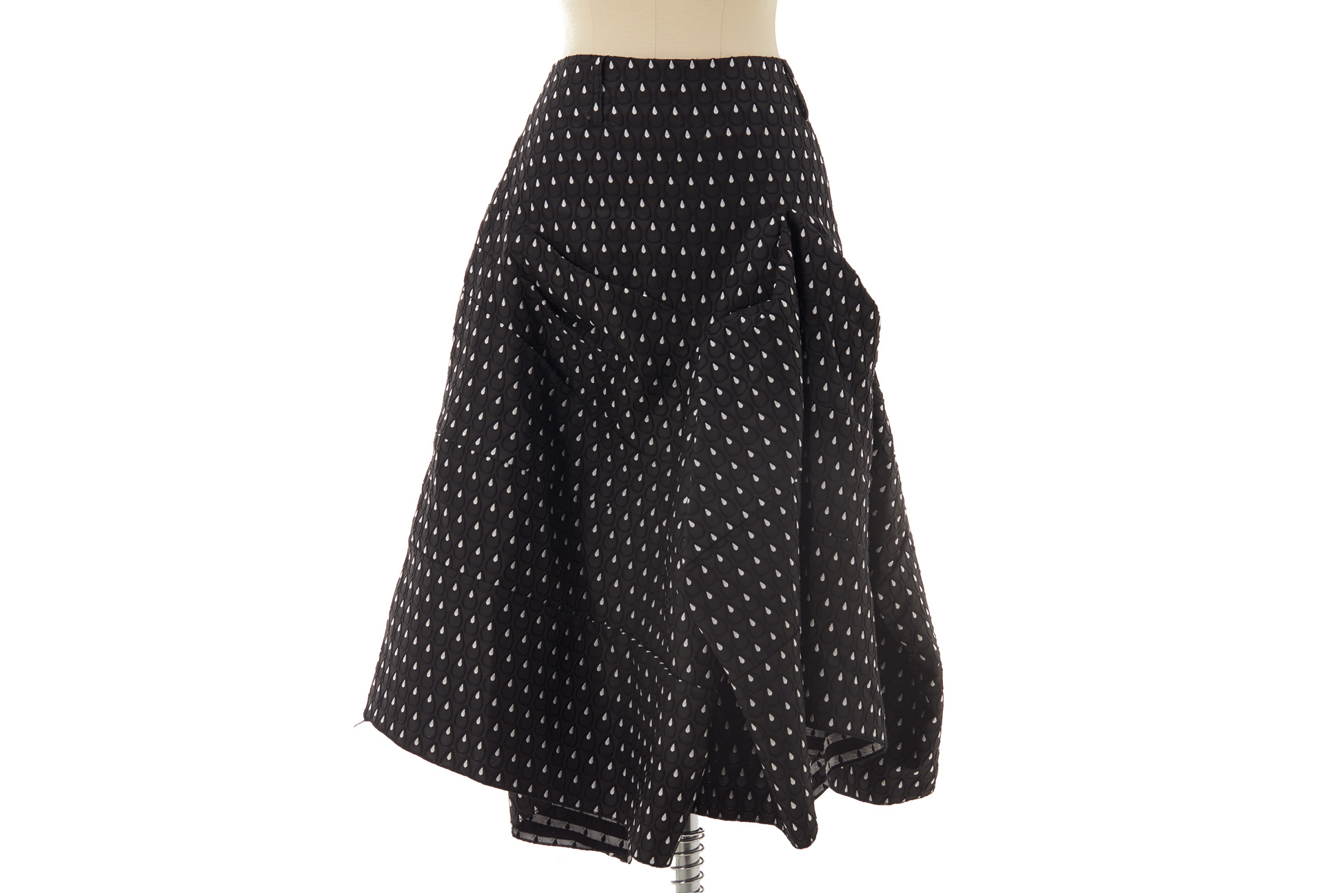 A TALBOTS BLACK & WHITE A-LINE SKIRT