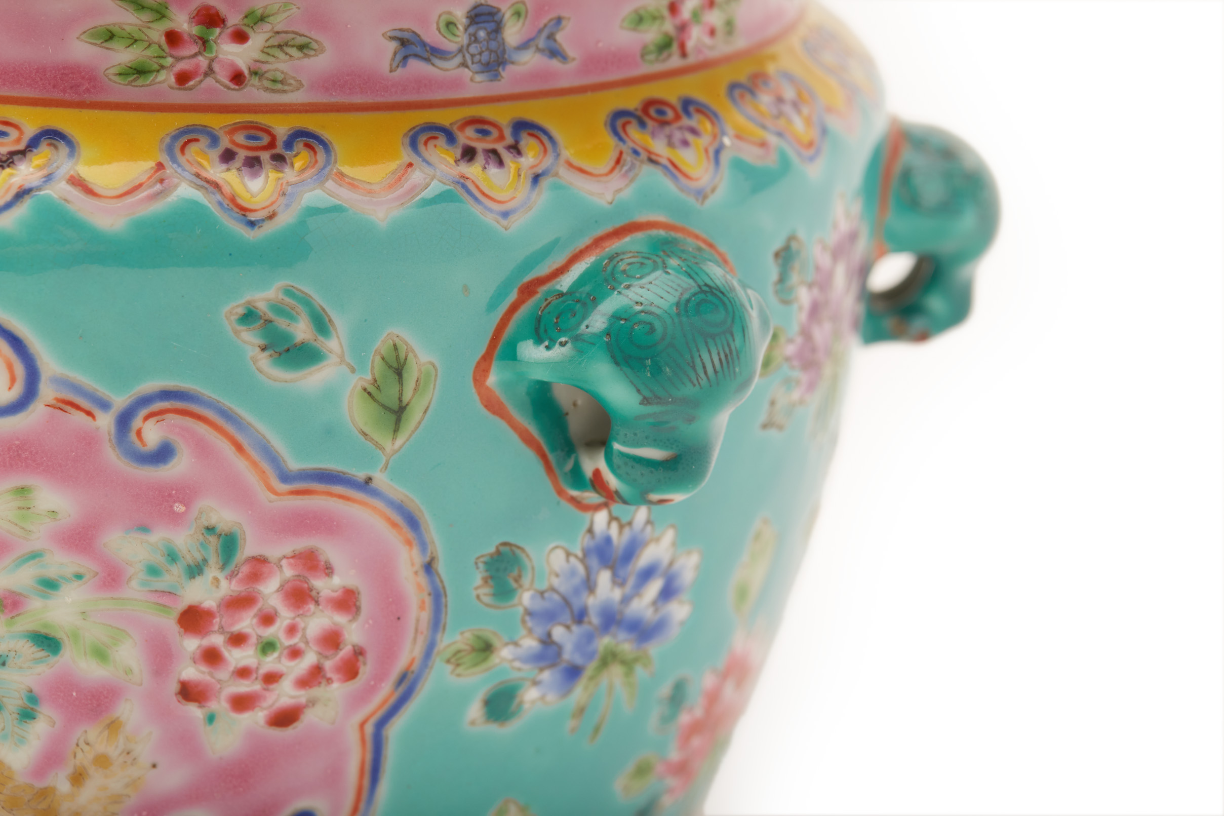 A STRAITS CHINESE PORCELAIN KAMCHENG AND COVER - Image 2 of 7