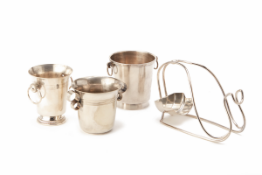 A GROUP OF SILVER PLATED BAR ITEMS