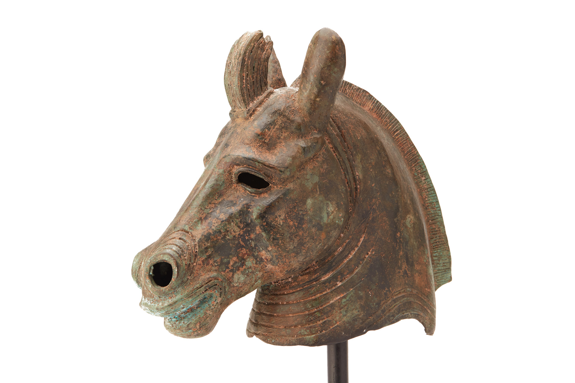 A BRONZE HORSE HEAD ON STAND - Image 2 of 3