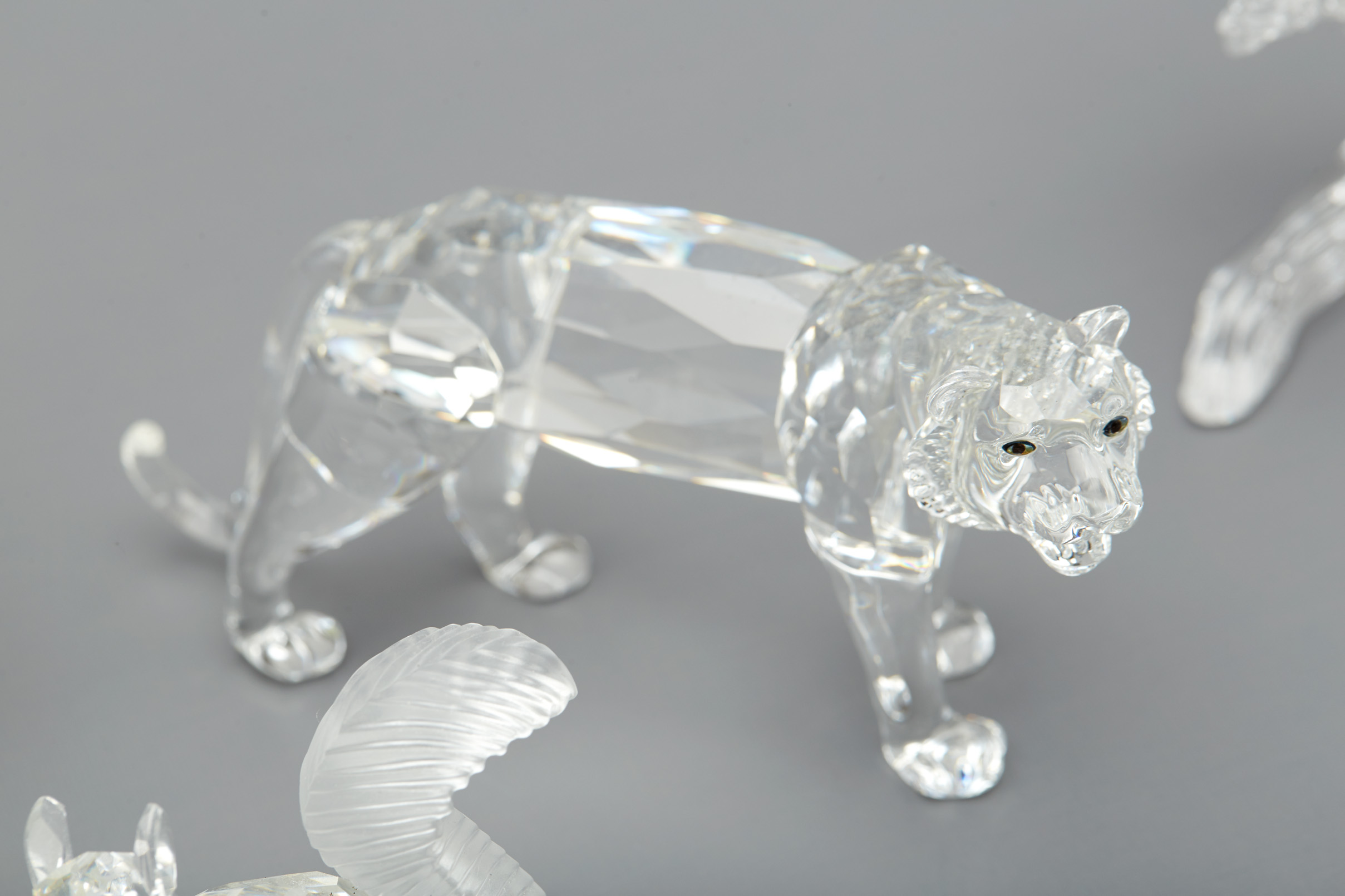 A COLLECTION OF SWAROVSKI ANIMAL FIGURINES - Image 7 of 10