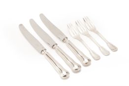 A GROUP OF SILVER PLATED CUTLERY