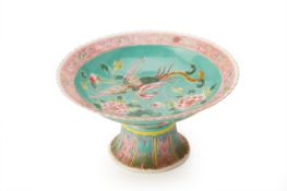 A STRAITS CHINESE PORCELAIN FOOTED DISH