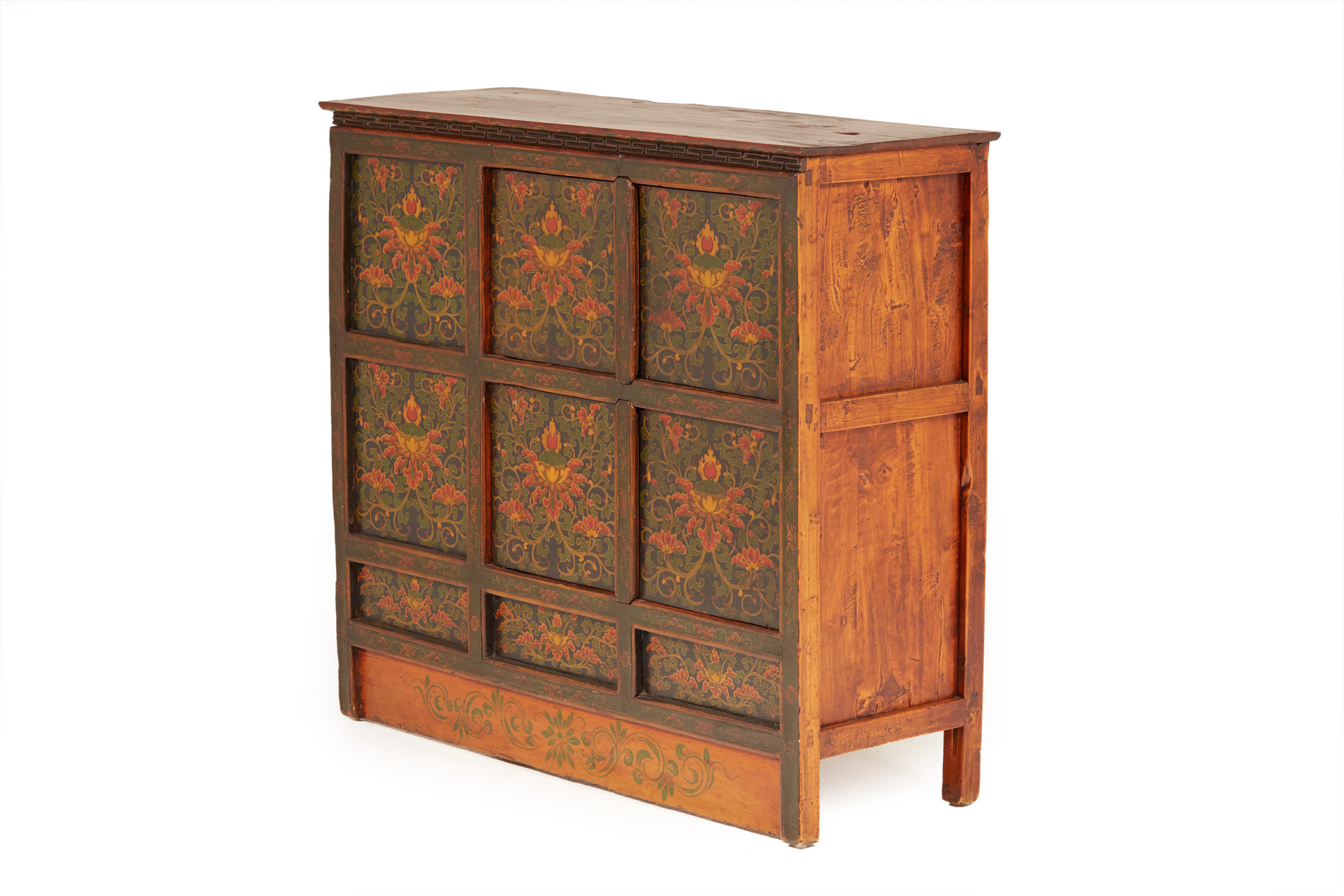 A PAINTED TIBETAN CABINET - Image 4 of 4