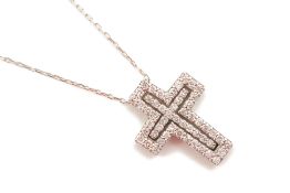 A WHITE GOLD DIAMOND CROSS PENDANT ON CHAIN