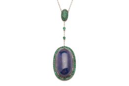 A LARGE COLOUR CHANGE SAPPHIRE & EMERALD PENDANT NECKLACE