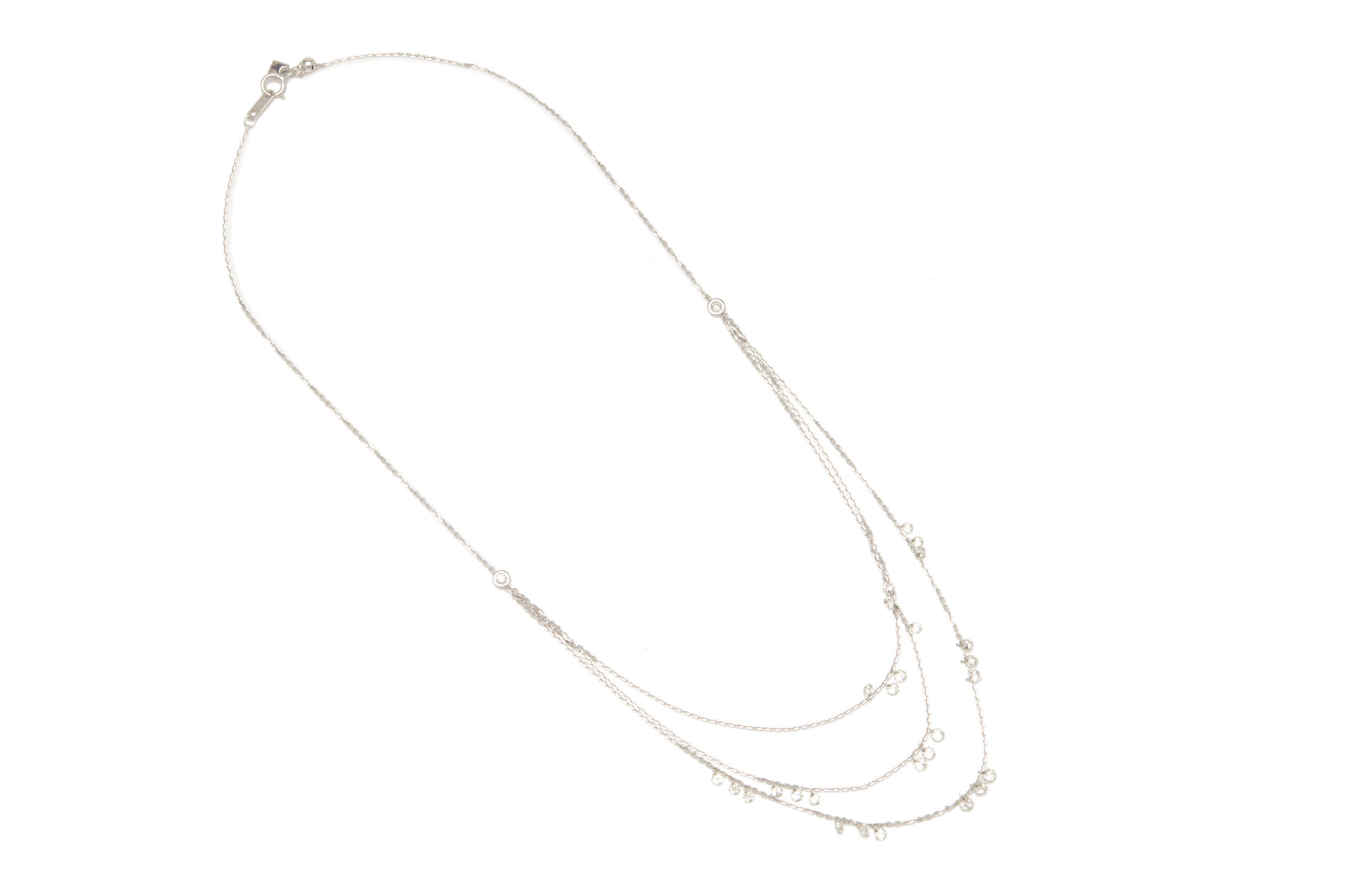 AN 18K WHITE GOLD AND DIAMOND NECKLACE - Image 2 of 2