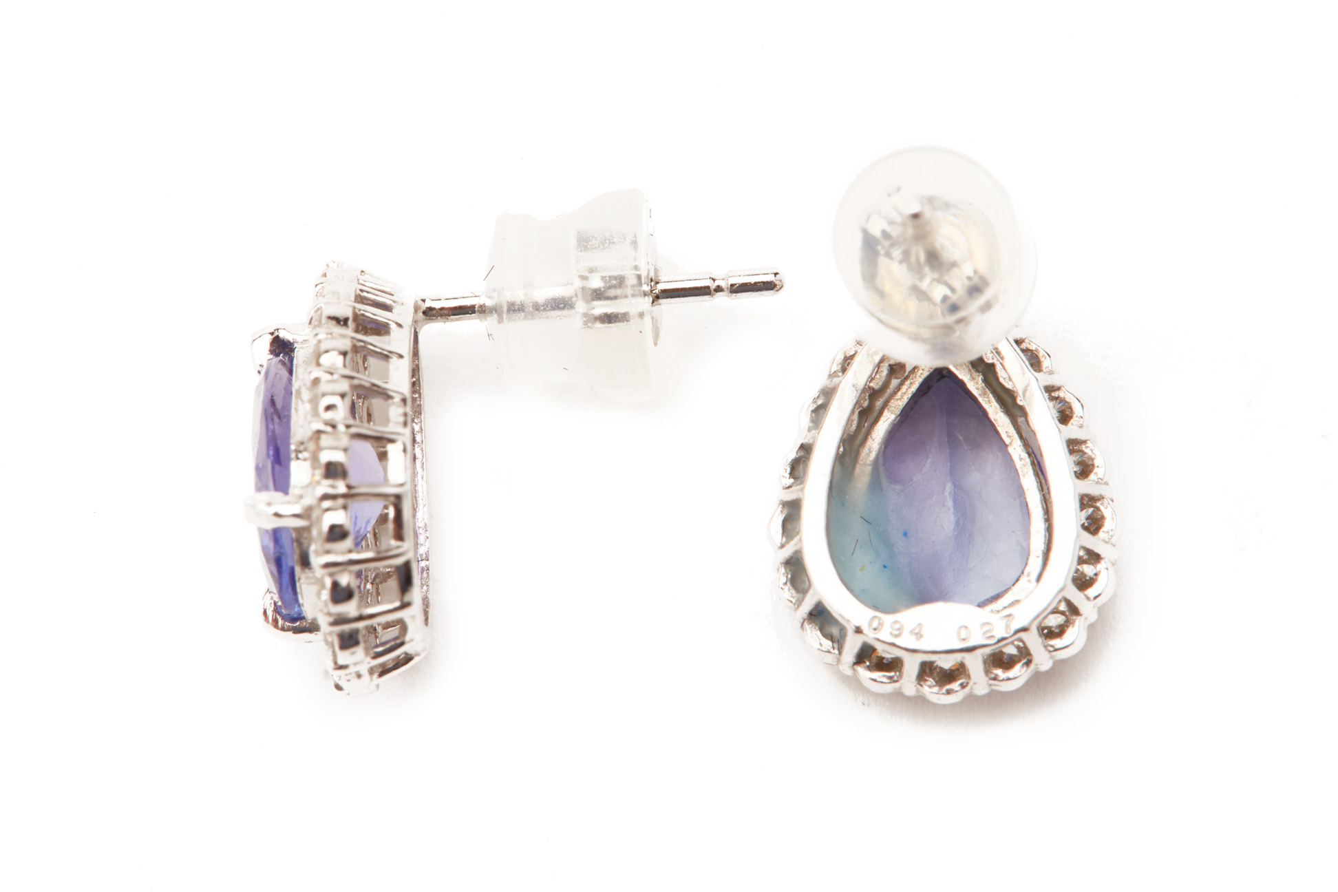 A PAIR OF TANZANITE AND DIAMOND STUD EARRINGS - Image 2 of 3