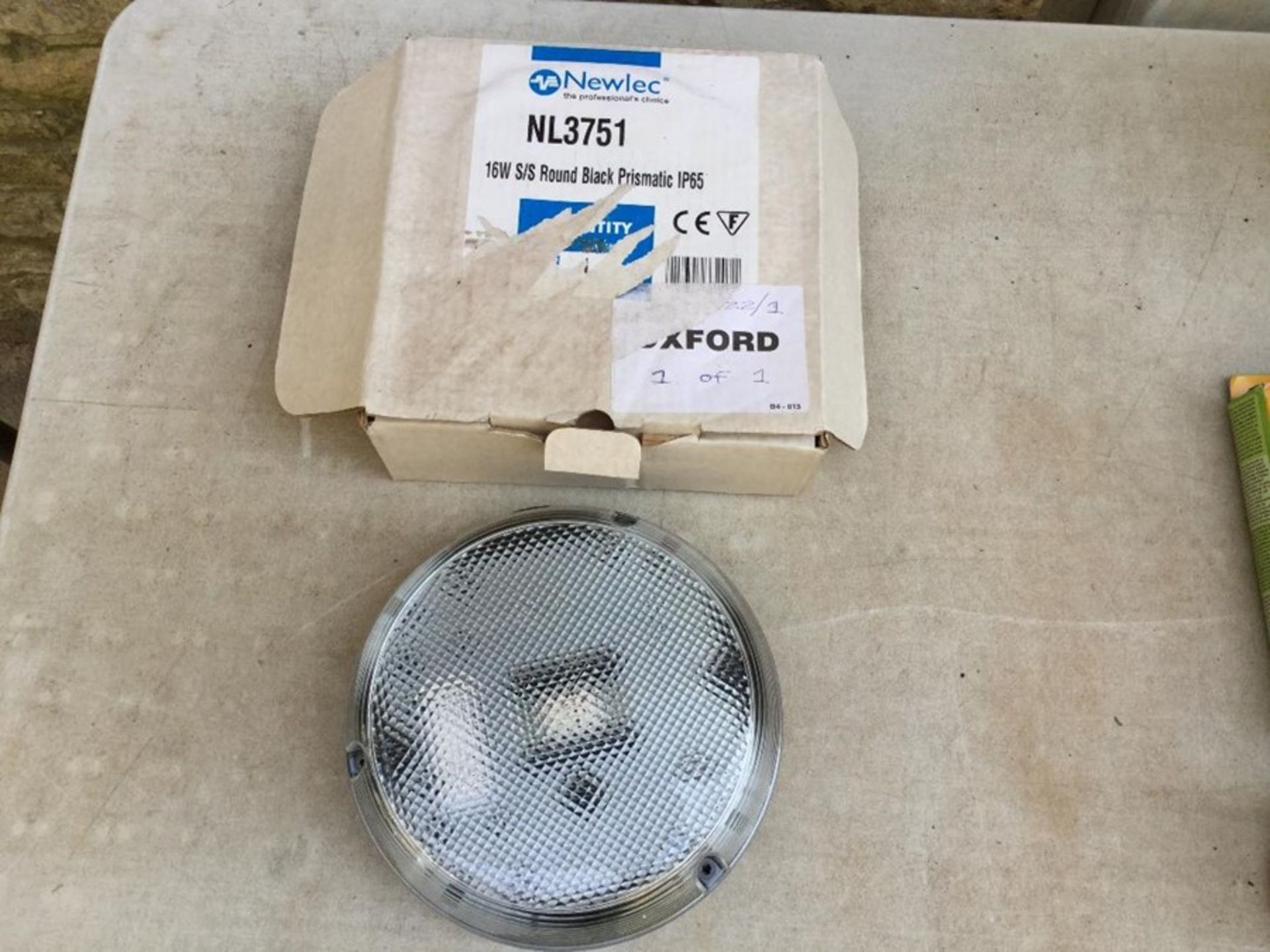 NL3751 16W drum fitting Minimum £6 as that what lamp in it sells for