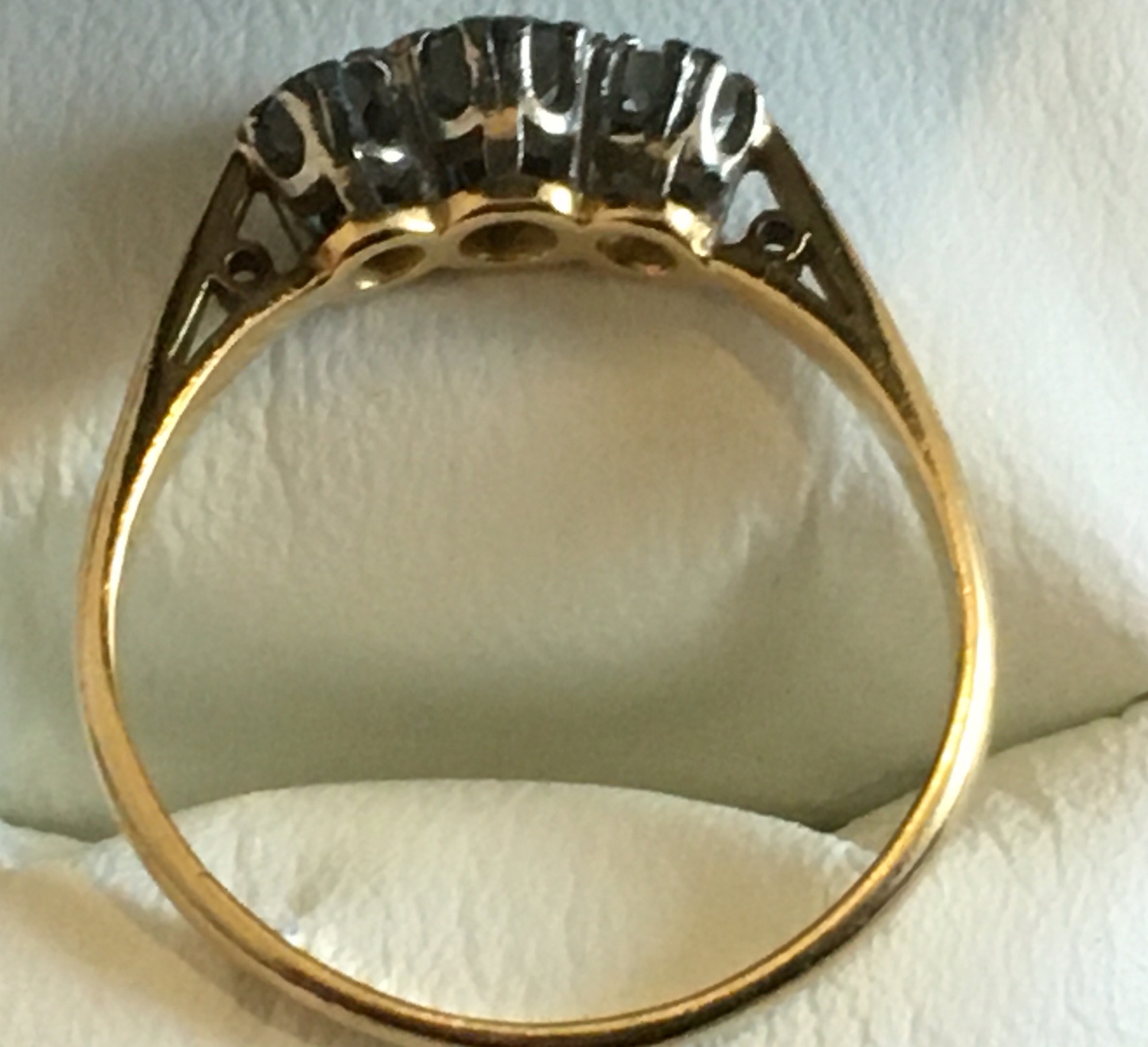 Vintage 18ct Gold-Platinum and Diamond Ring size N 1/2 - 2.6 grams. - Image 3 of 4