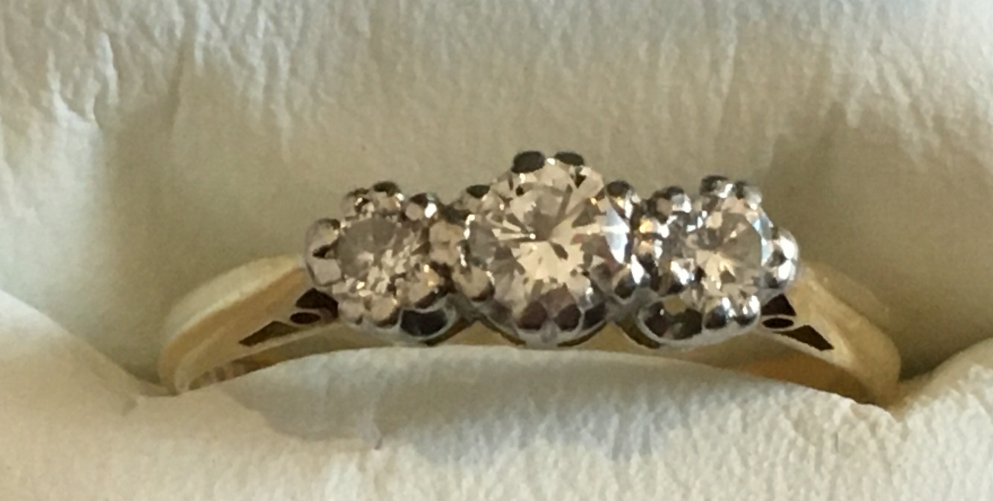 Vintage 18ct Gold-Platinum and Diamond Ring size N 1/2 - 2.6 grams.