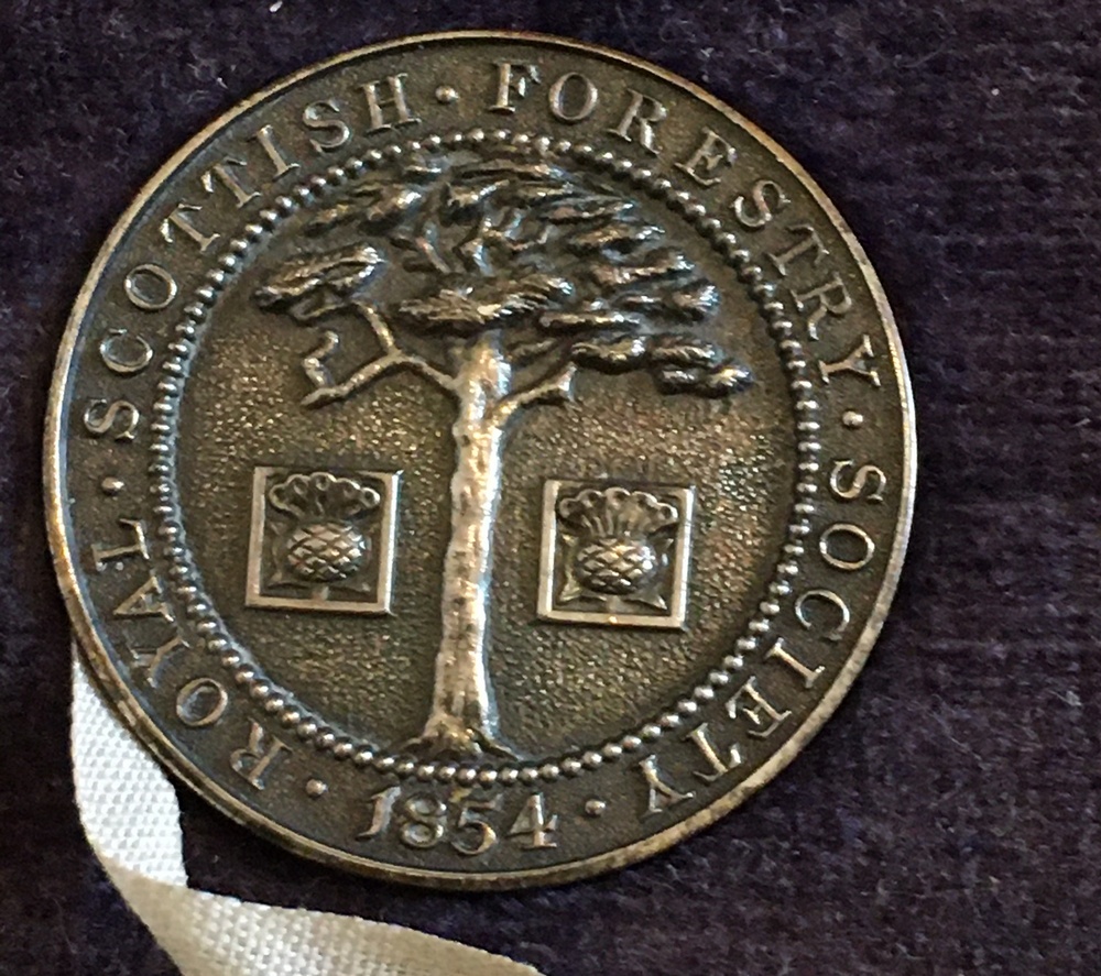 Vintage Boxed Silver "Be Aye Sticking in a Tree" Medal dated 1935. - Image 2 of 3