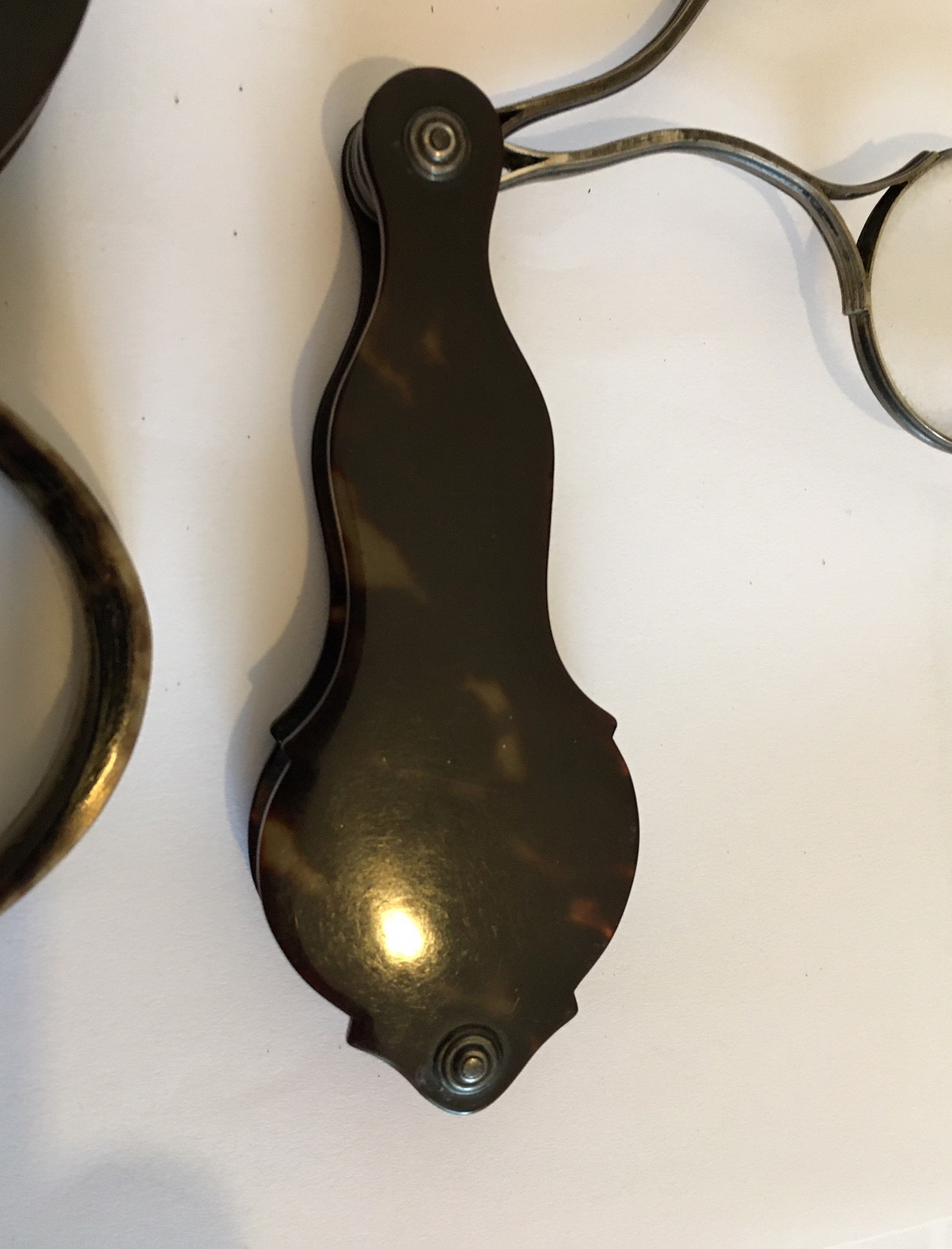 Lot of 2 Antique Tortoiseshell and Horn Magnifying Glasses. - Image 4 of 5