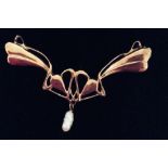 Pat Cheney Scottish 9CT gold fresh water pearl art nouveau style brooch in an very good condition