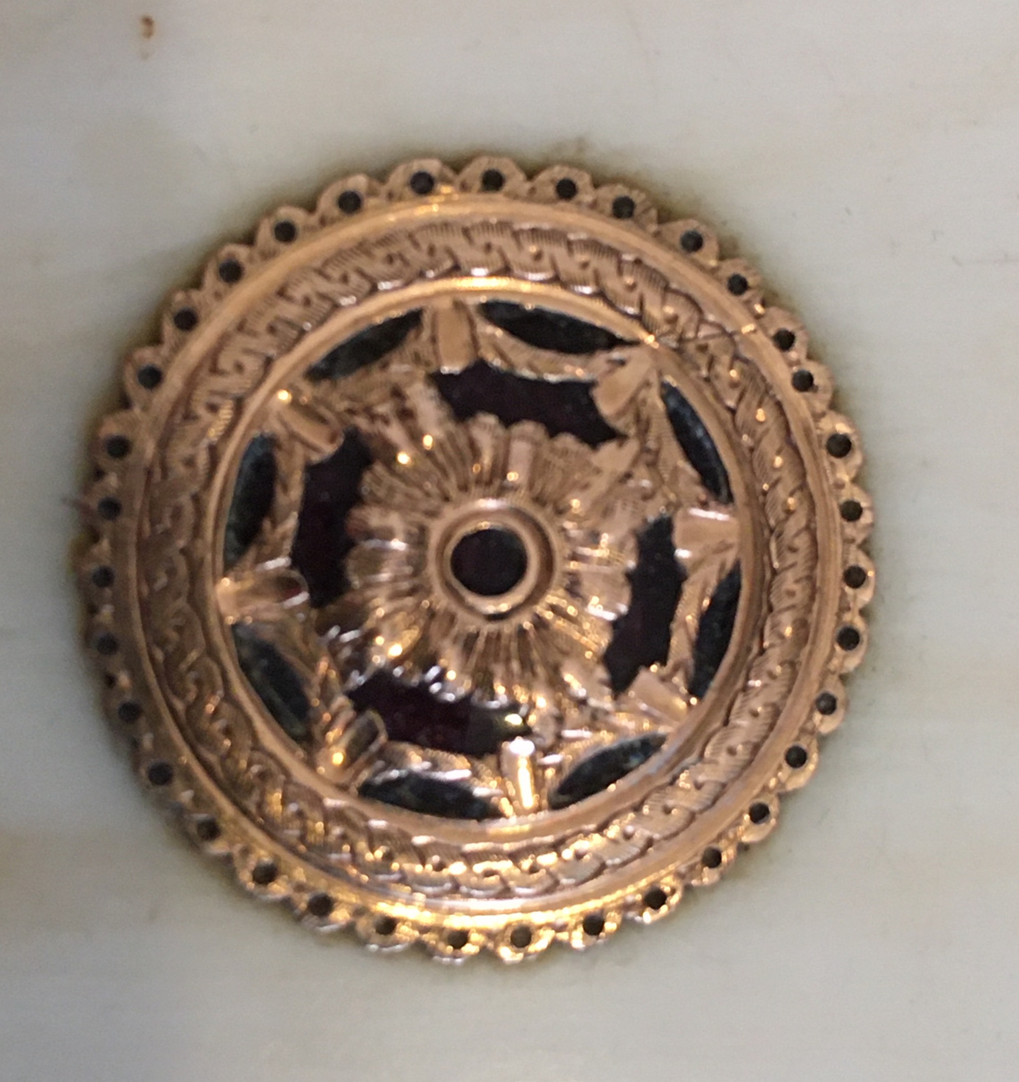 Antique Tortoiseshell and Gold Snuff Box - 58mm diameter. - Image 2 of 4