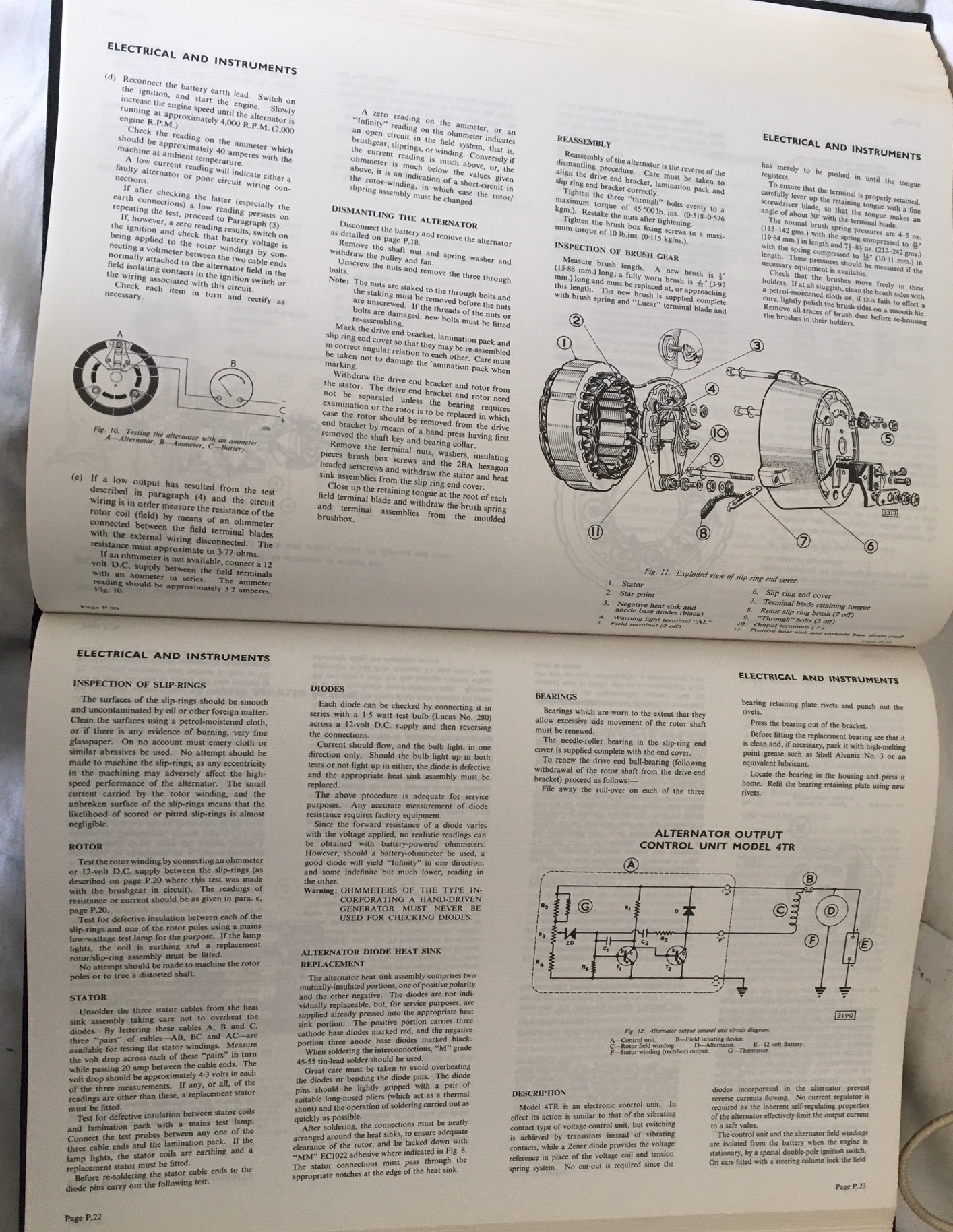 Lot of 2 Vintage Jaguar Car Manuals. - Image 5 of 8