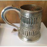 Antique Irish Silver Tankard - 4 1/8" tall and 5 1/2" at widest - 255 grams.