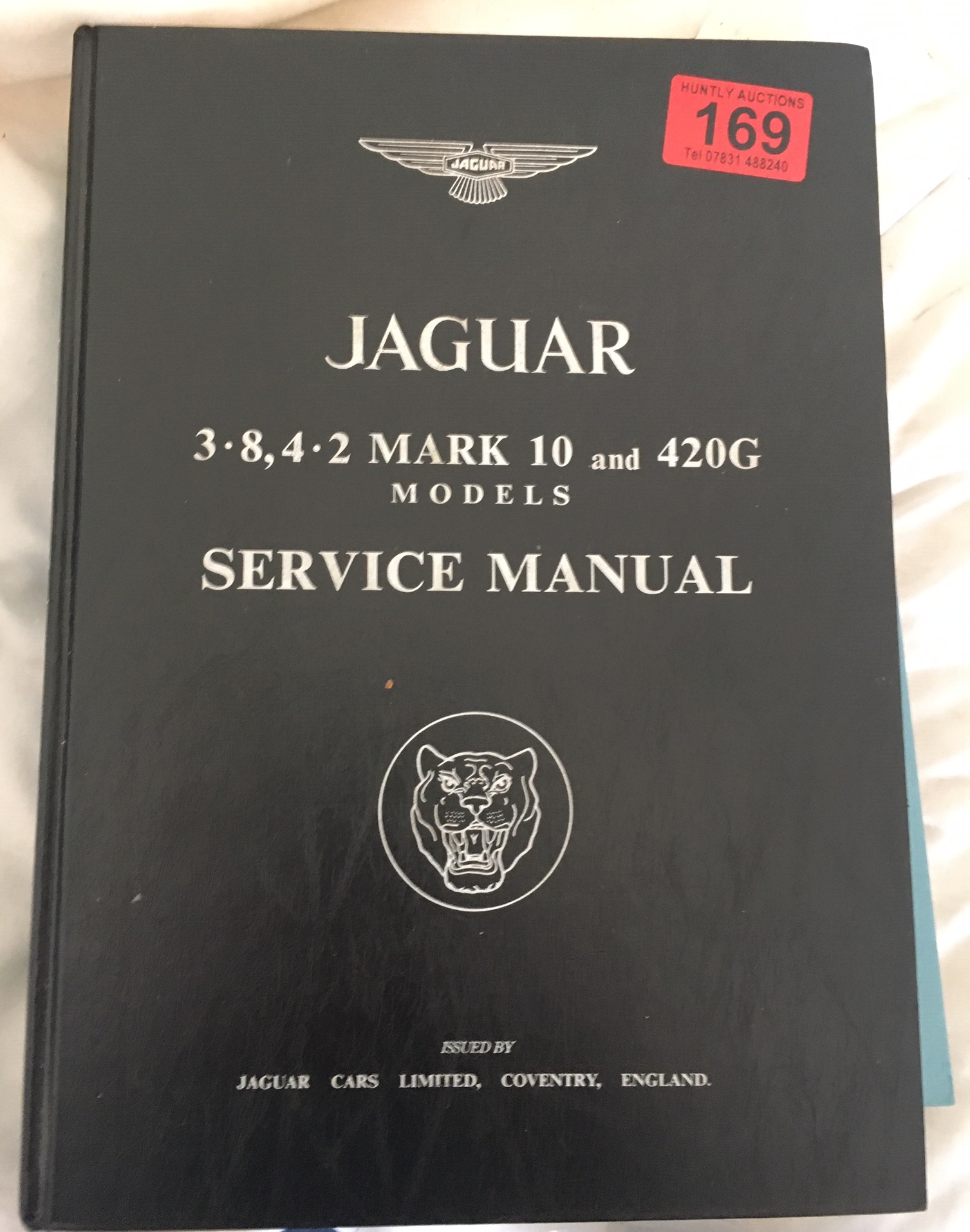 Lot of 2 Vintage Jaguar Car Manuals. - Image 3 of 8