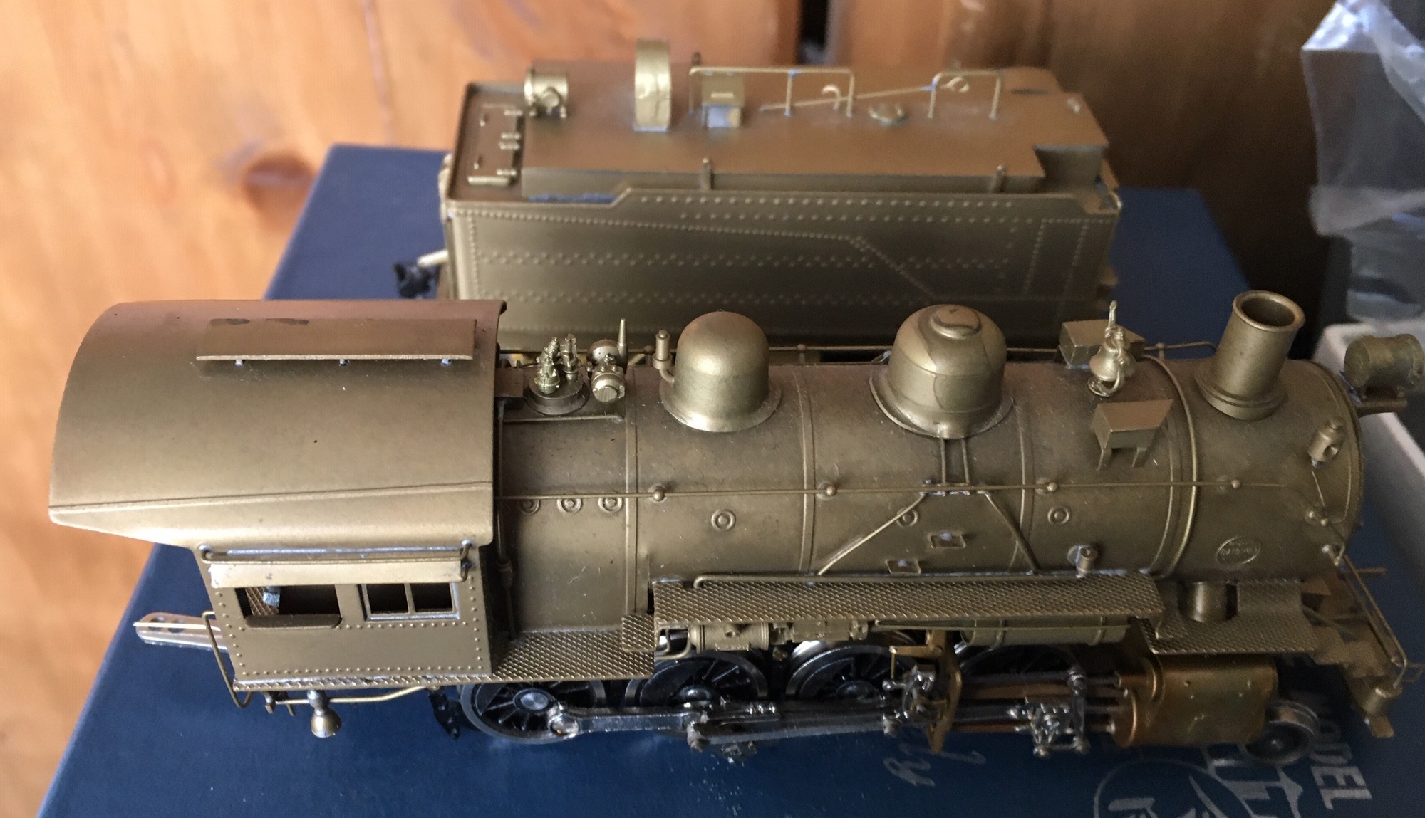 Vintage Boxed UNITED SCALE MODELS Sante Fe 2-8-0 Brass Model Train exclusively for Pacific Fast Mail - Image 6 of 9