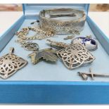 Mixed lot of silver jewellery