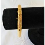 18ct Gold&Ivory Hinged Bangle - 22.3 grams - marked to inside hinge on both sides.