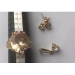 Vintage 9 Karat Gold Gem Stone Ring (UK size U 1/2) and matching pendand and earrings.