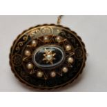 Victorian Yellow Metal and Pearl Mourning Brooch - 35mm x 32mm - 14 grams total weight.