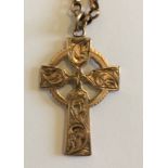 Antique 9ct Gold Cross and 17" 9ct Gold Chain 4.1 grams.