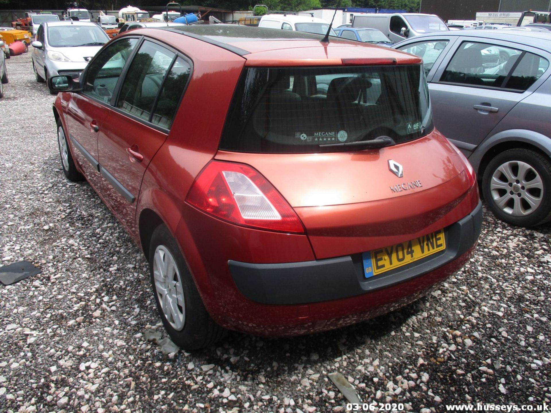 RENAULT MEGANE EXPRESSION 16V - EY04VNE- 1598cc 5 Dr Hatchback- 103645 MILES - FLAT CAN'T GAIN ENTRY - Image 3 of 3