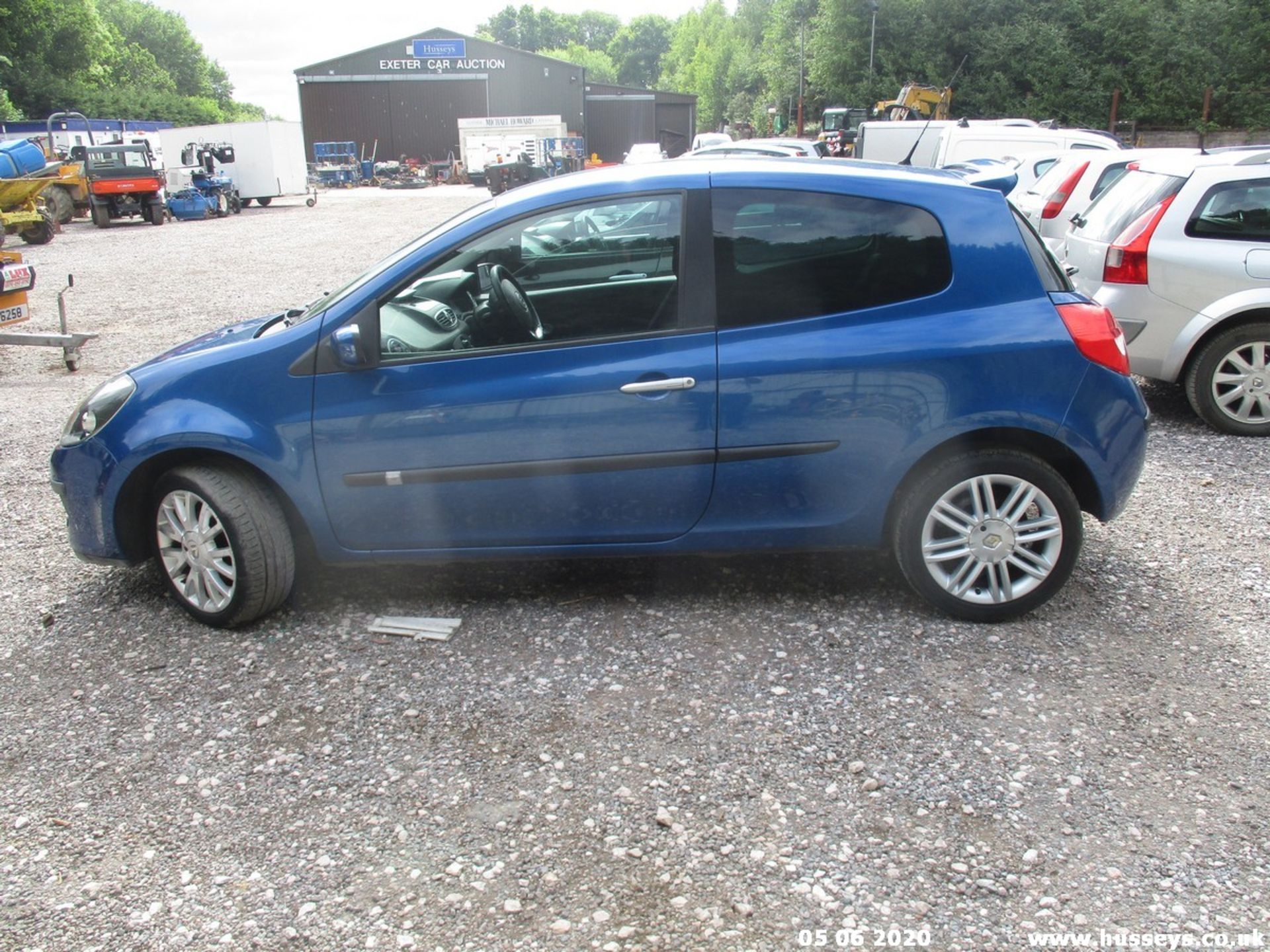 RENAULT CLIO DYNAMIQUE S - RJ07UGO -1390cc 3 Dr Hatchback - 85244 MILES - Image 3 of 6