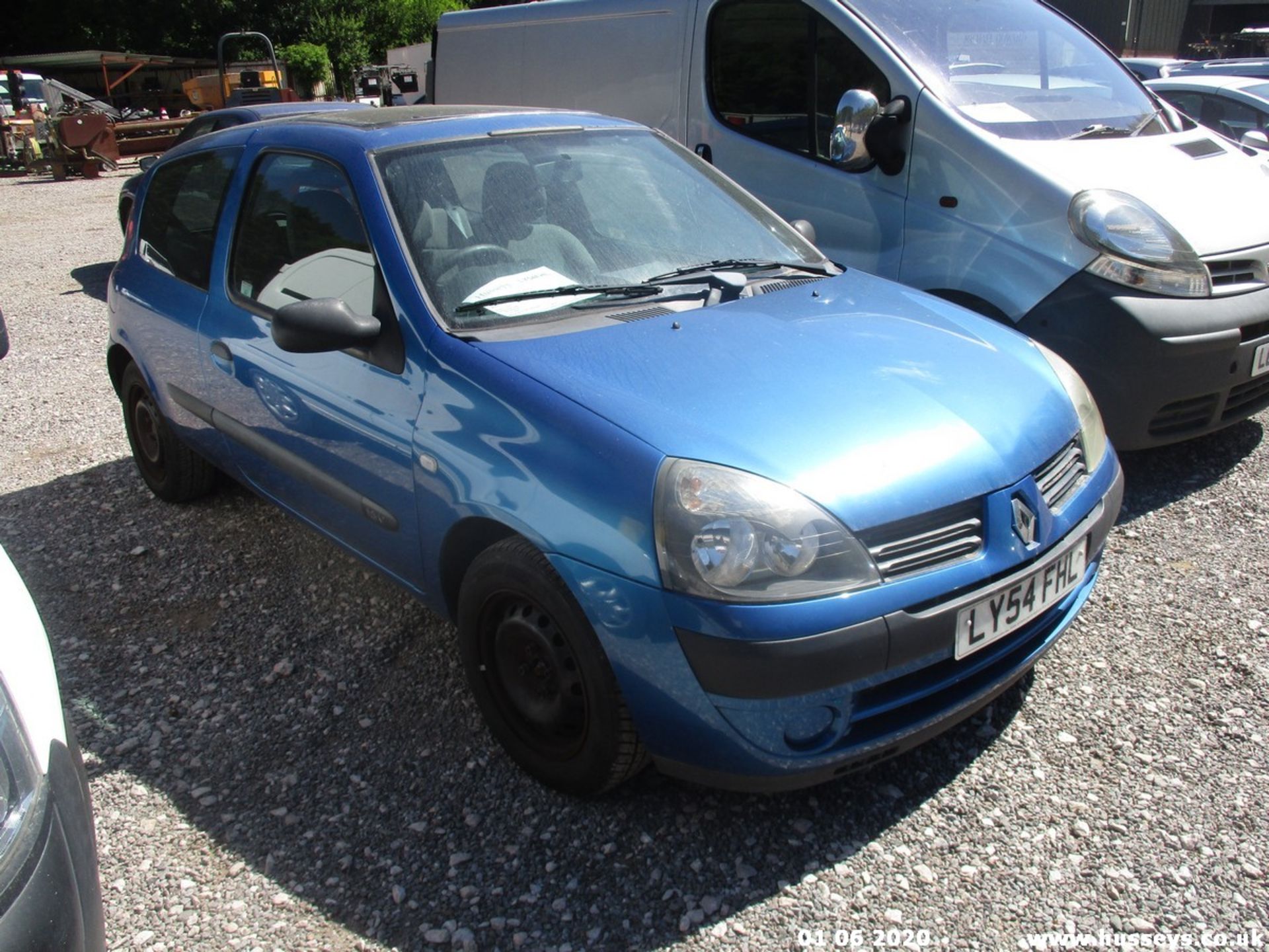 RENAULT CLIO EXPRESSION 16V - LY54FHL- 1149cc 3 Dr Hatchback- 90235 MILES