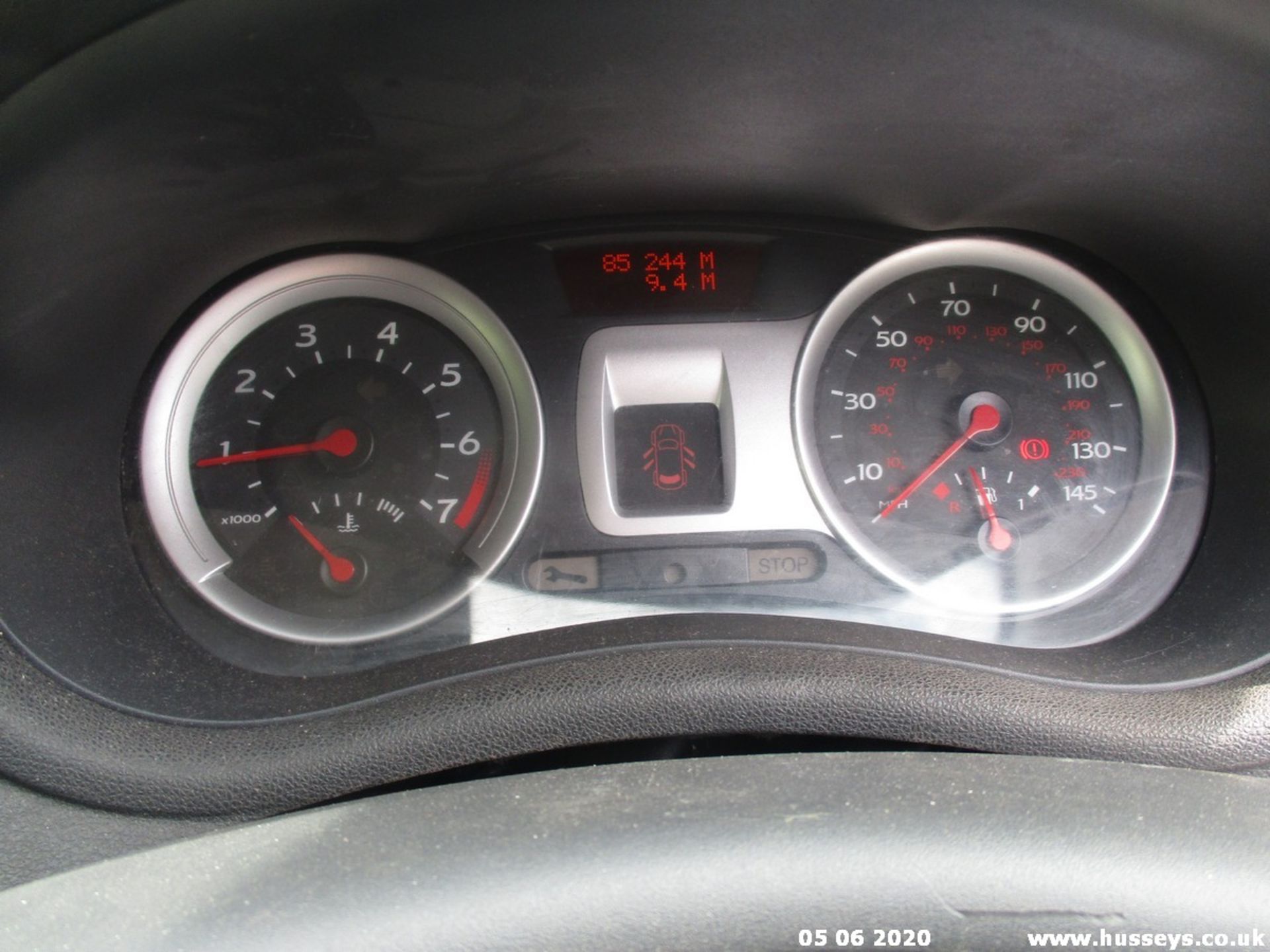 RENAULT CLIO DYNAMIQUE S - RJ07UGO -1390cc 3 Dr Hatchback - 85244 MILES - Image 6 of 6