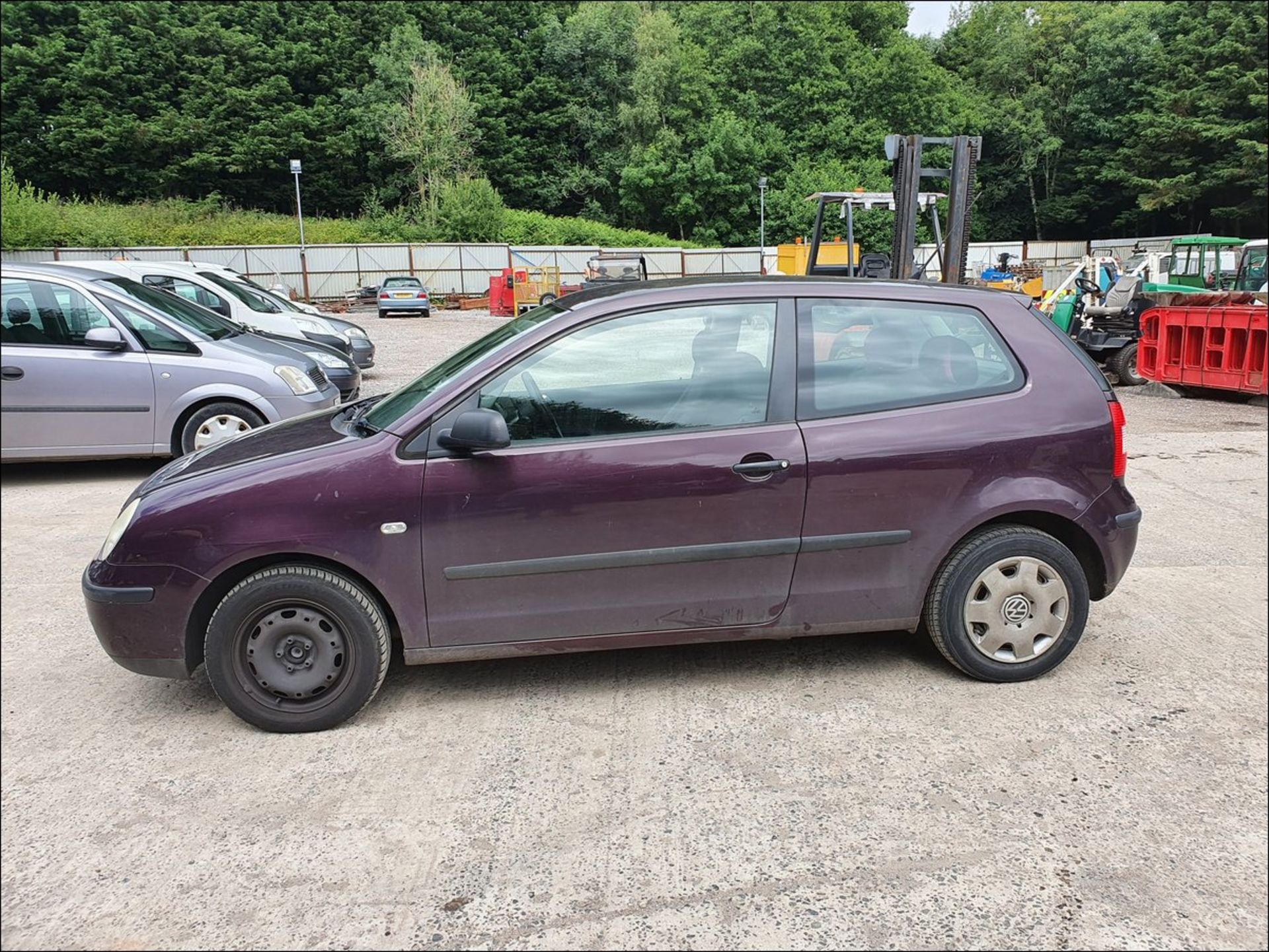 02/52 Volkswagen Polo S - 1200cc 3dr Hatchback (Red, 74k) - Image 4 of 11