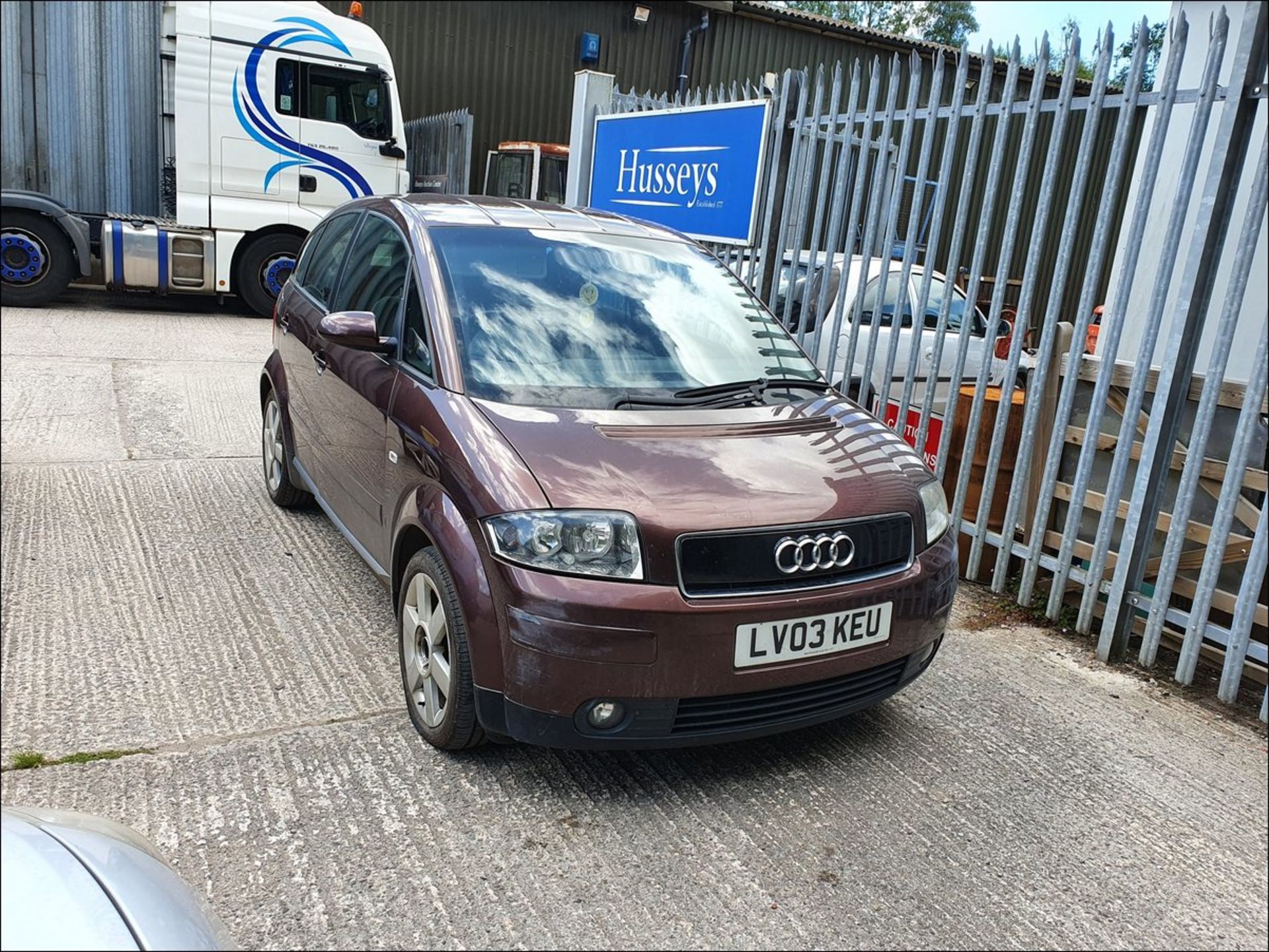 03/03 Audi A2 FSI SE - 1598cc 5dr Hatchback (Red, 61k) - Image 2 of 8