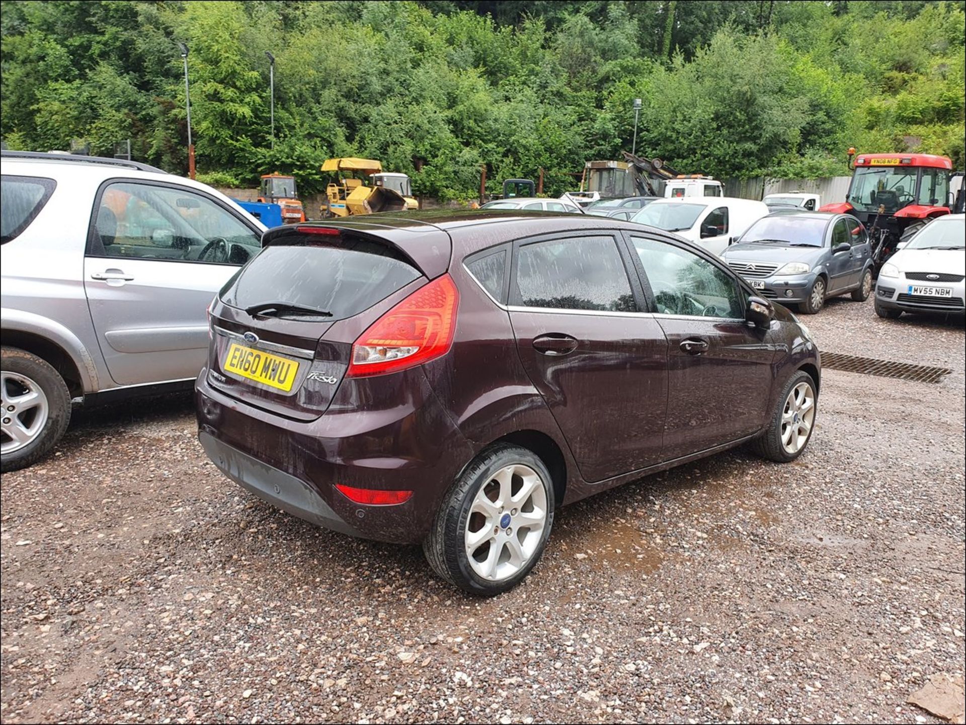 11/60 Ford Fiesta Titanium - 1388cc 5dr Hatchback (Red, 34k) - Image 6 of 11