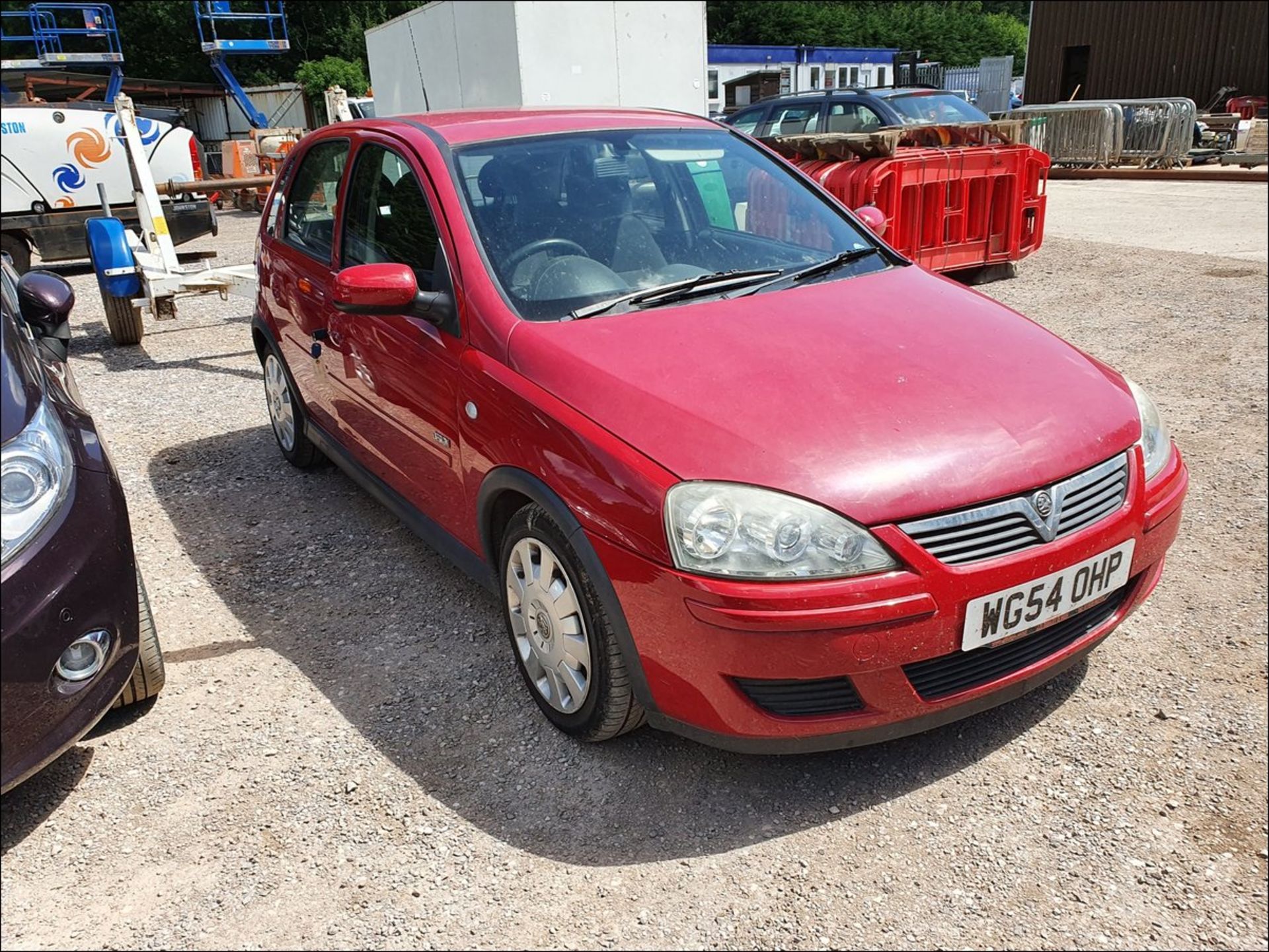 04/54 Vauxhall Corsa Design 16V Twinport - 1364cc 5dr Hatchback (Red, 56k) - Image 2 of 11