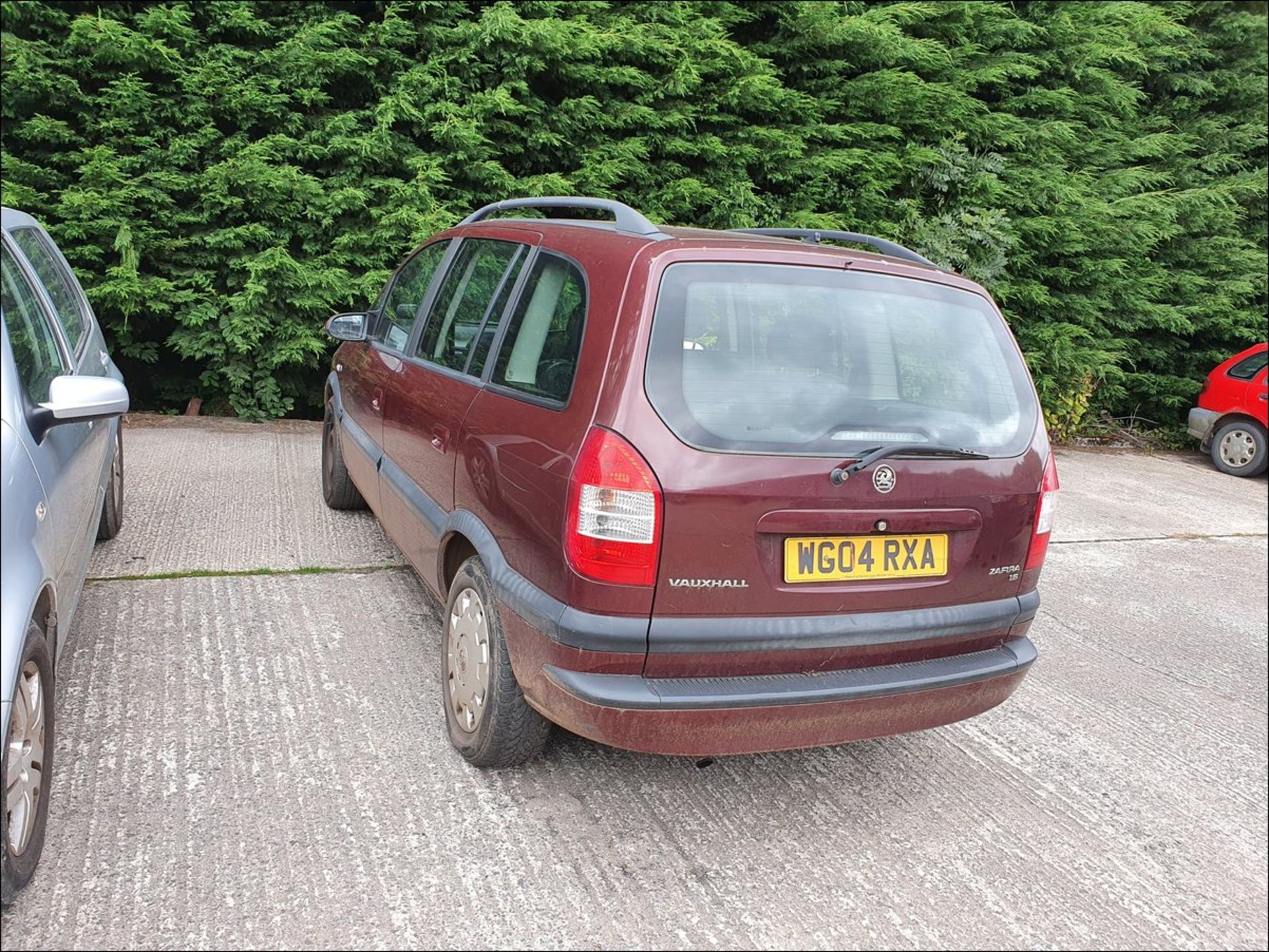 04/04 Vauxhall Zafira Design 16V - 1598cc 5dr MPV (Red, 107k) - Image 3 of 9