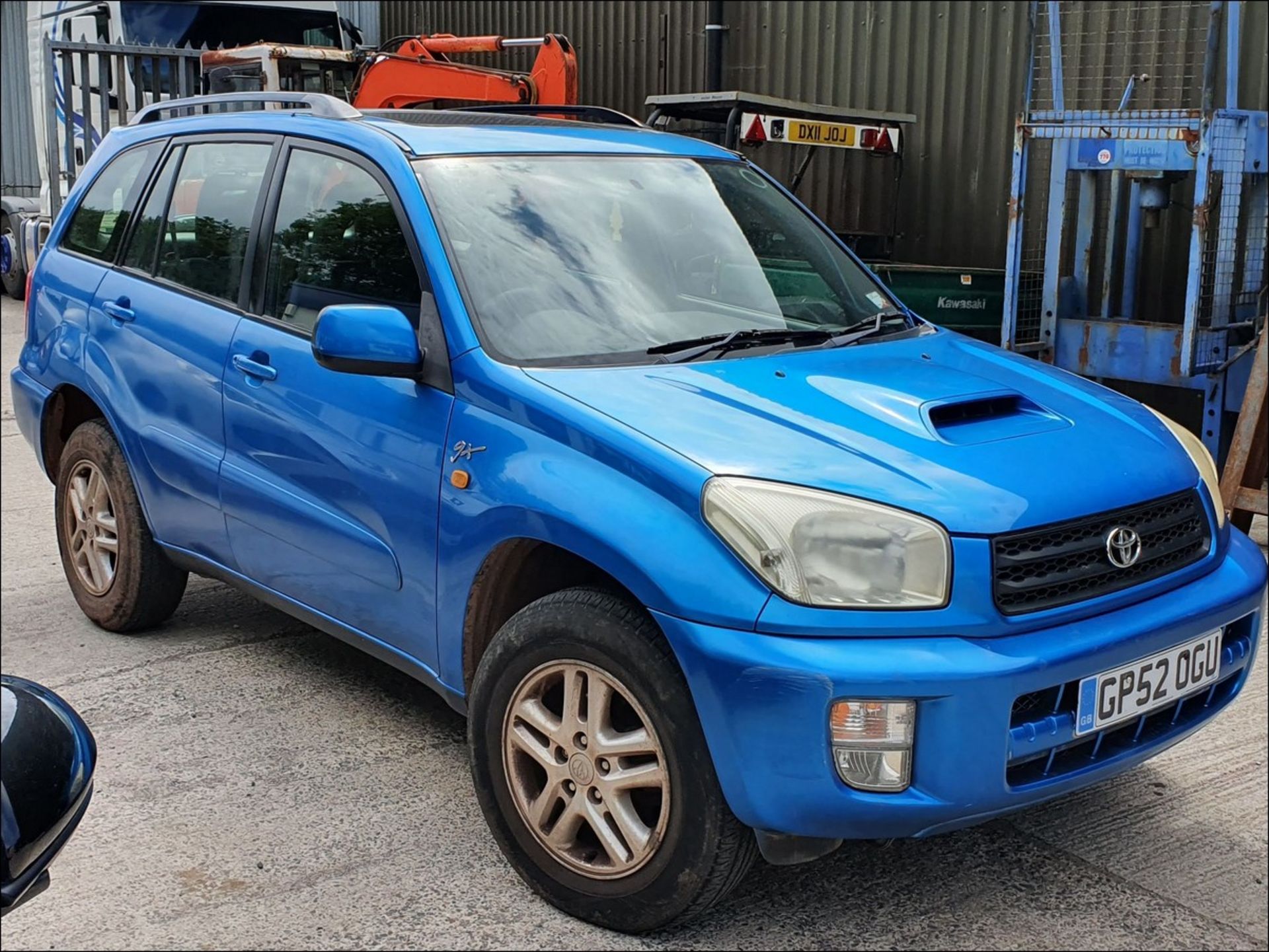 03/52 Toyota Rav4 D-4D GX - 1995cc 5dr Estate (Blue, 147k)