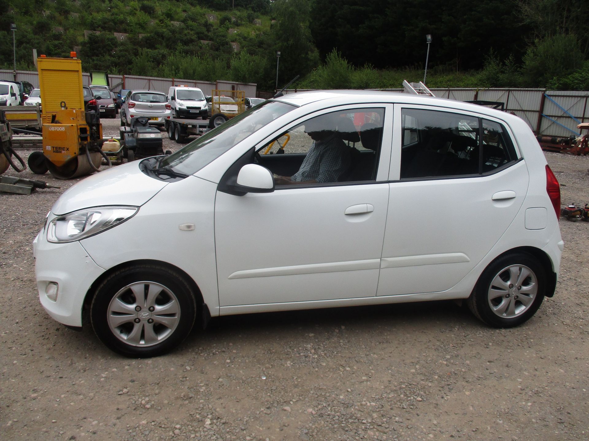 13/13 HYUNDAI I10 ACTIVE AUTO - 1248cc 5DR HATCHBACK (WHITE, 77K)