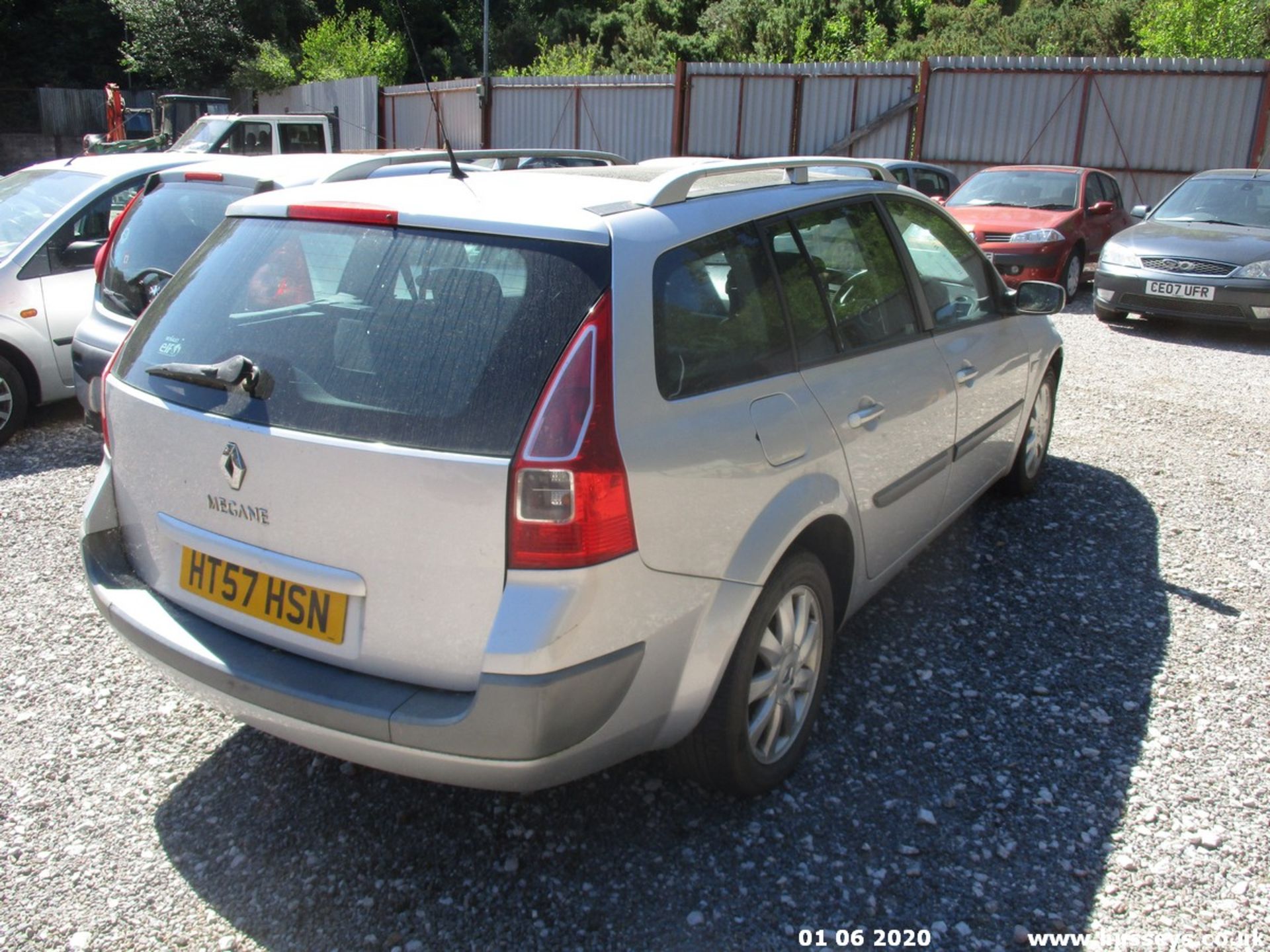 08/57 Renault Megane Dynamique - 1598cc 5dr Estate (Silver) - Image 2 of 6