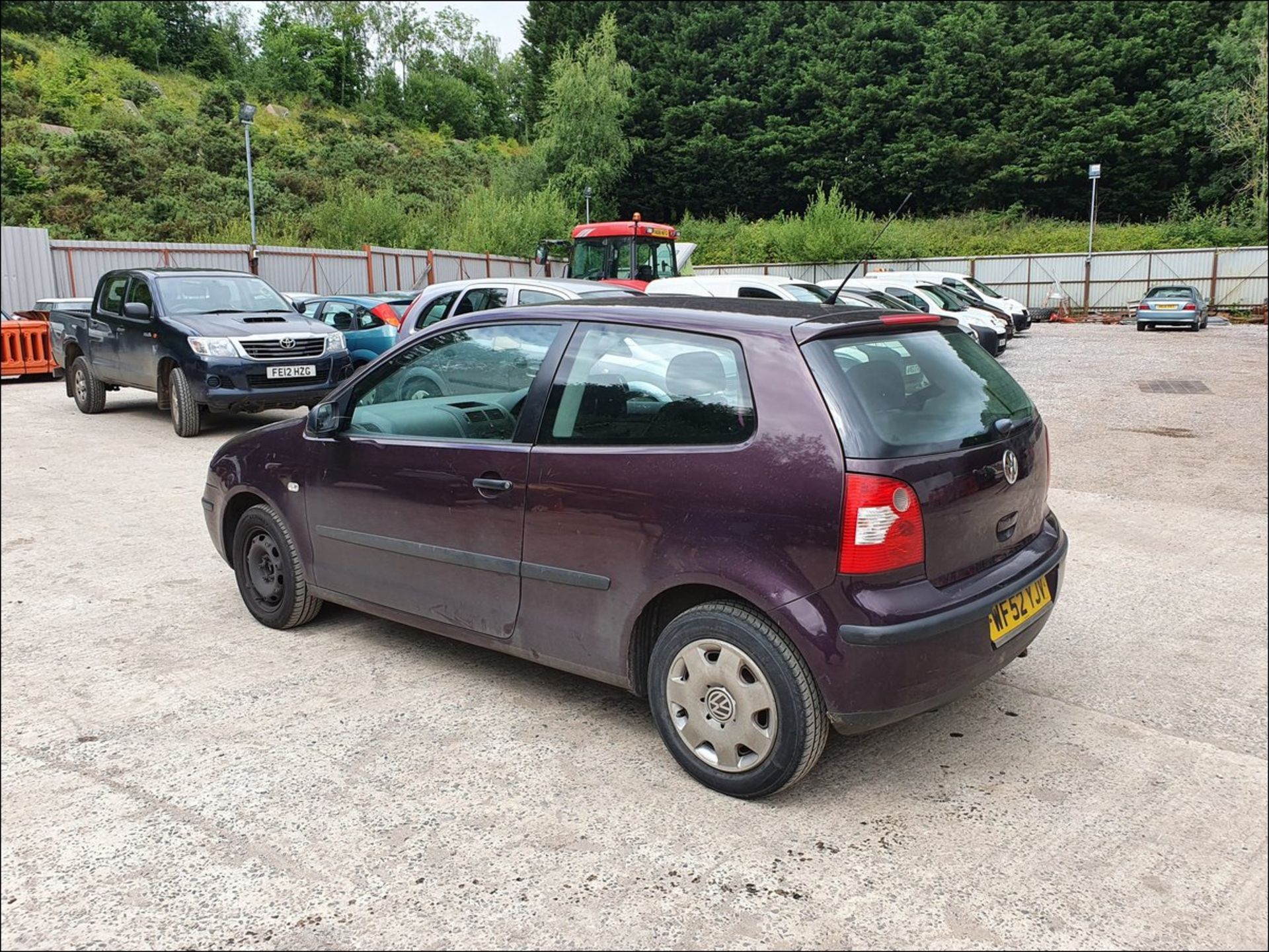 02/52 Volkswagen Polo S - 1200cc 3dr Hatchback (Red, 74k) - Image 5 of 11