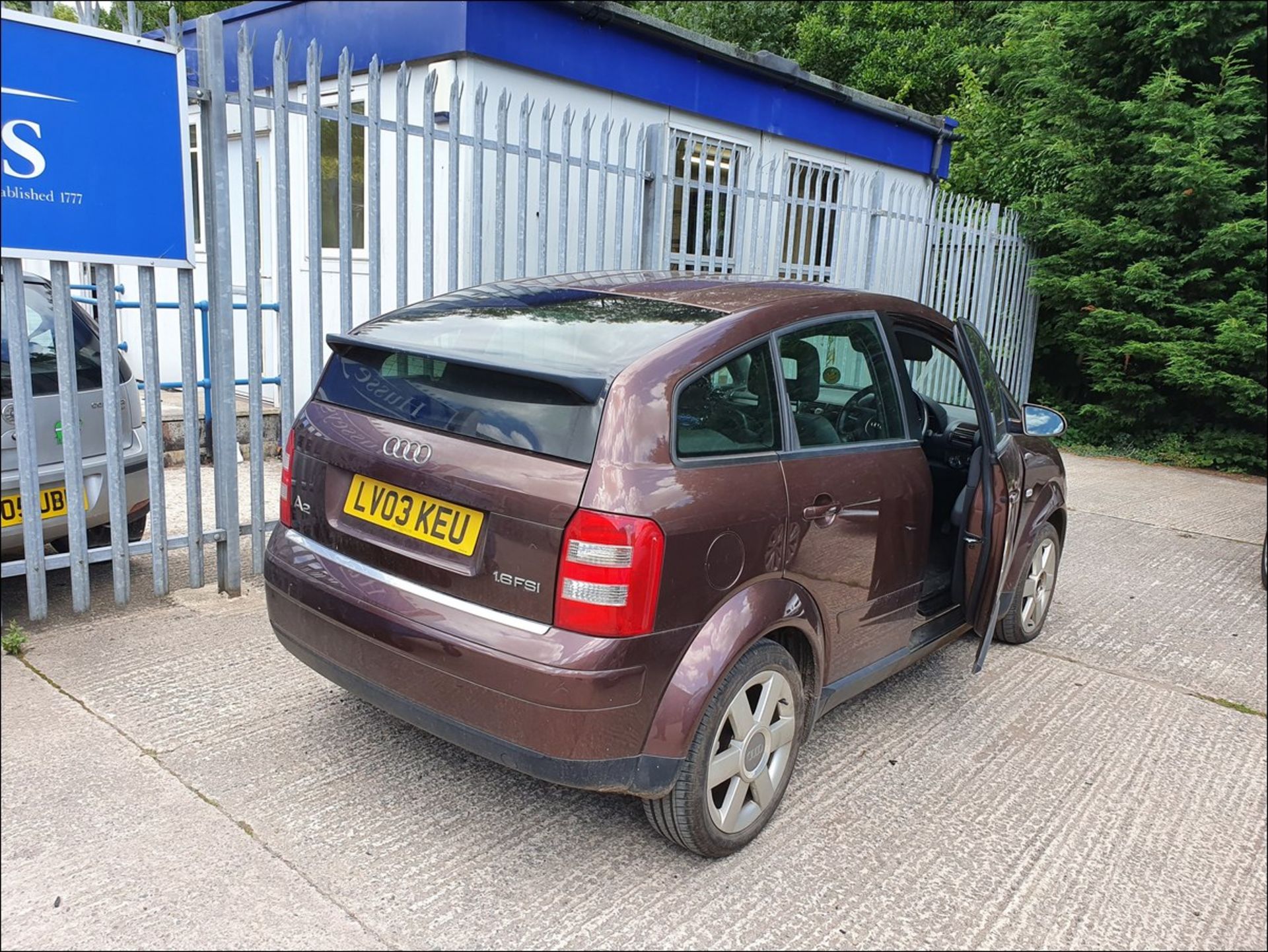 03/03 Audi A2 FSI SE - 1598cc 5dr Hatchback (Red, 61k) - Image 4 of 8