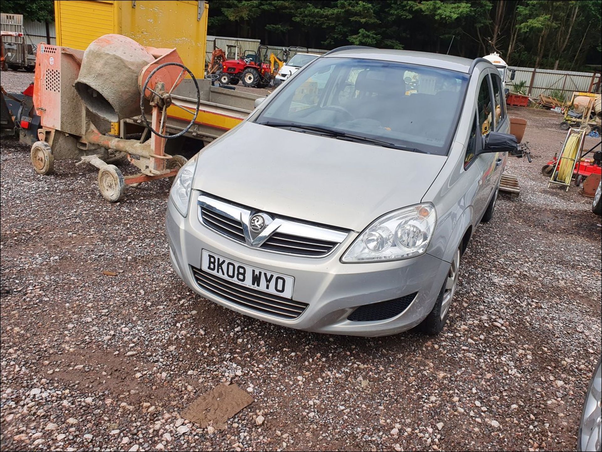 08/08 Vauxhall Zafira Life MPV (86k) - Image 10 of 12