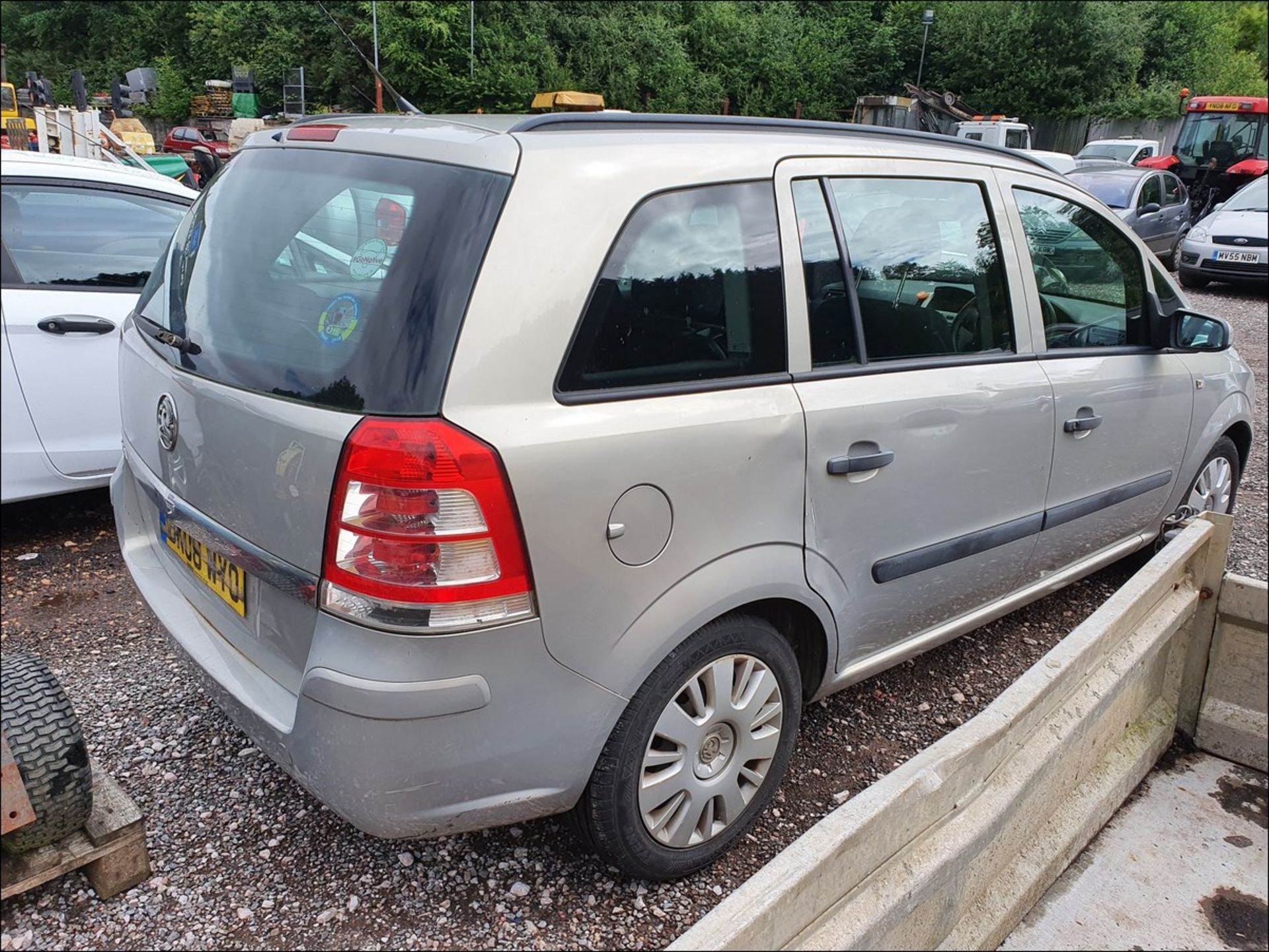 08/08 Vauxhall Zafira Life MPV (86k) - Image 8 of 12